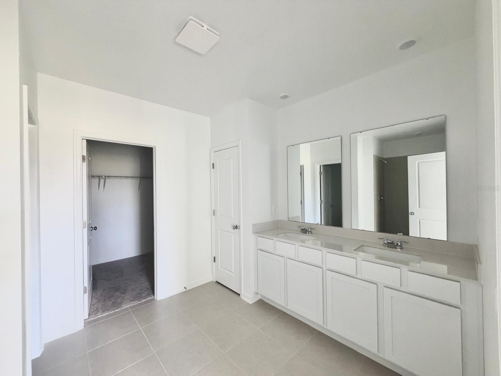 KNIGHTSBRIDGE PH 2 - Residential Lease