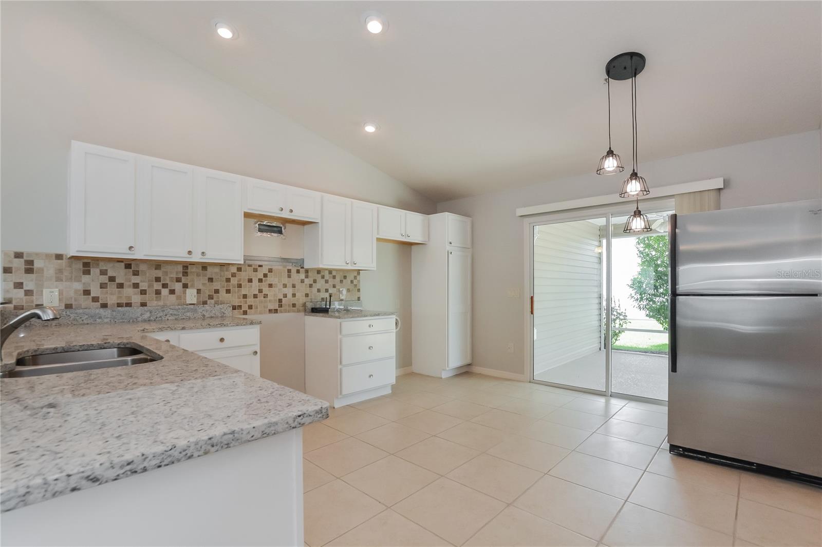 2572 BERRINGTON LOOP