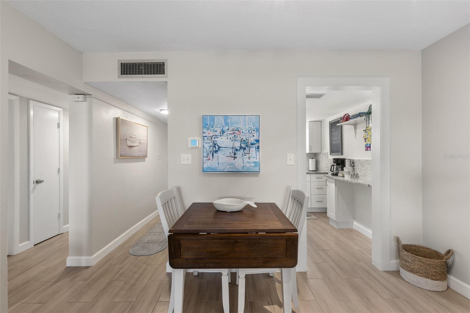 KINGS MOORINGS CONDO THE - Residential