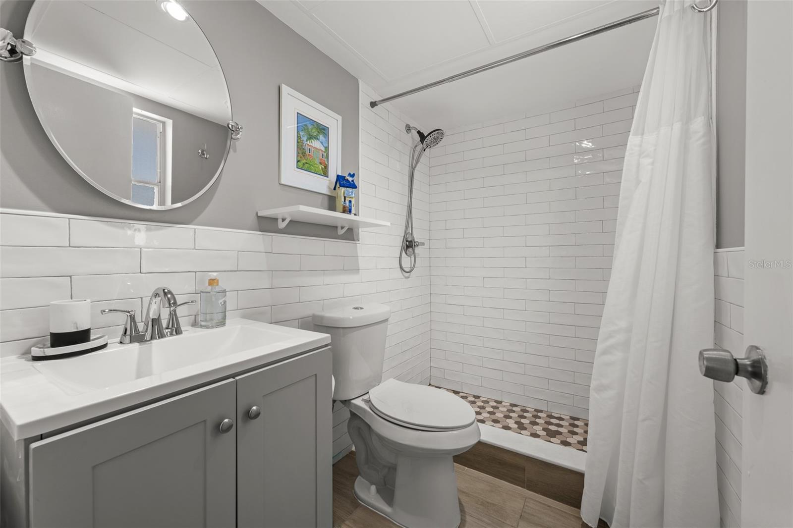 KINGS MOORINGS CONDO THE - Residential