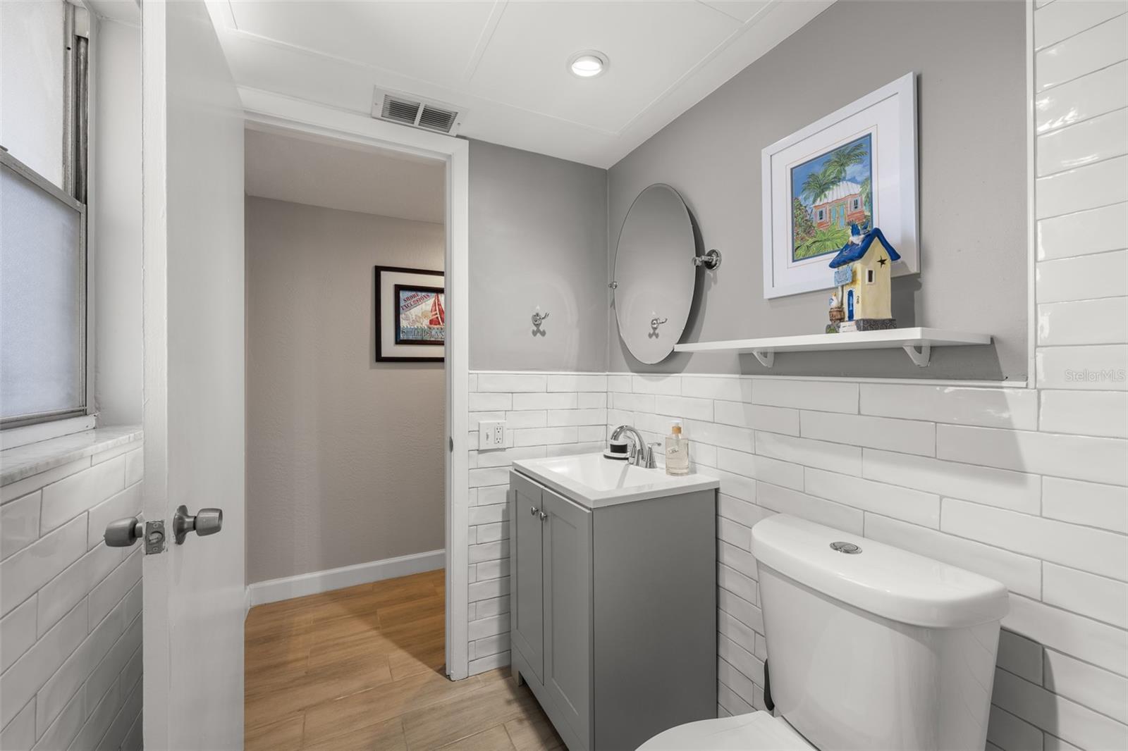 KINGS MOORINGS CONDO THE - Residential