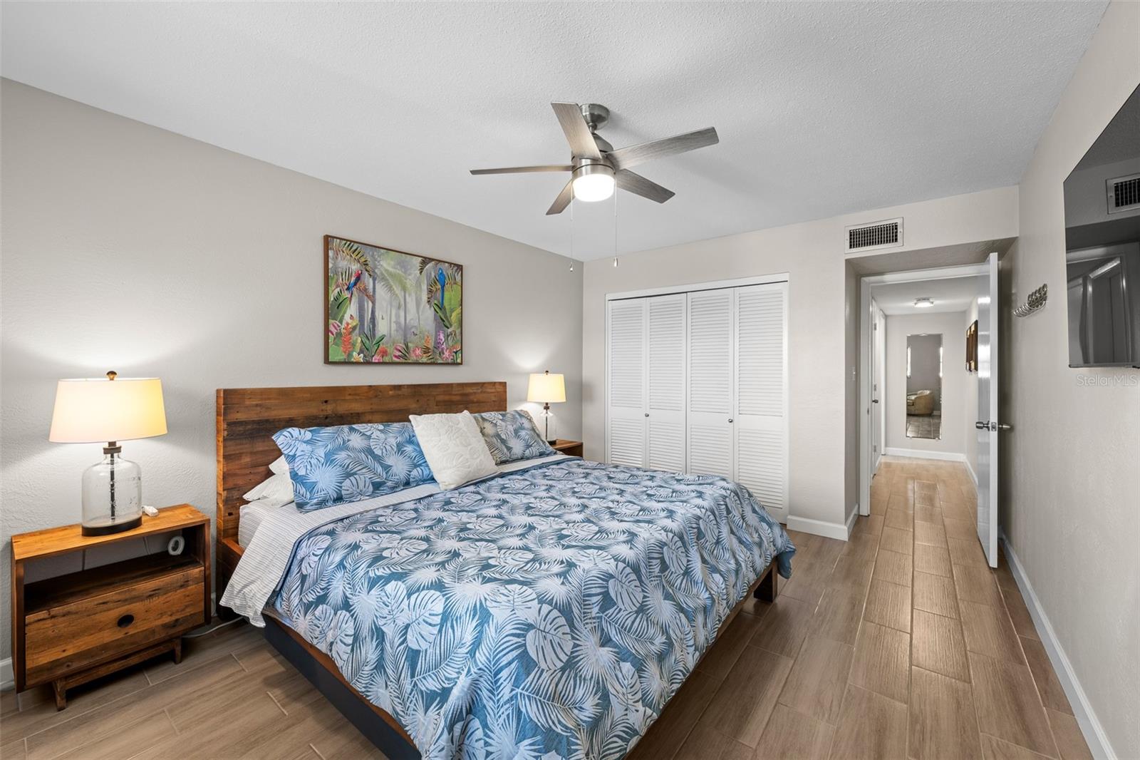 KINGS MOORINGS CONDO THE - Residential