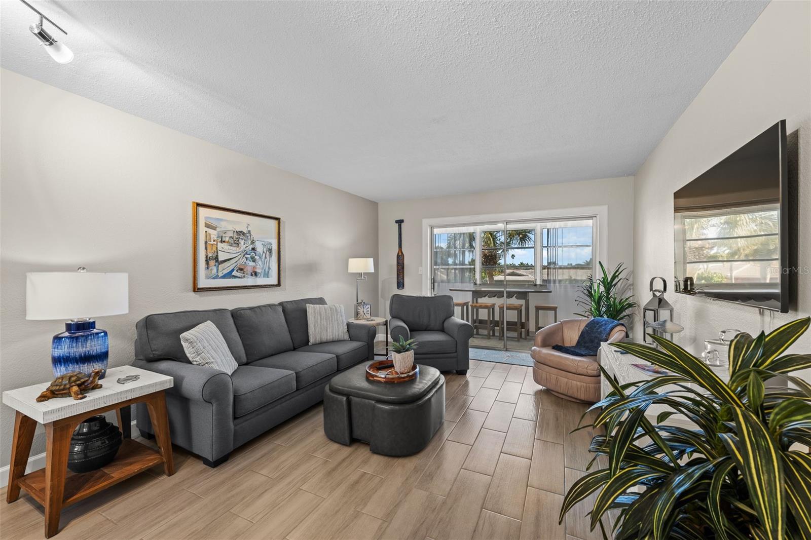 KINGS MOORINGS CONDO THE - Residential