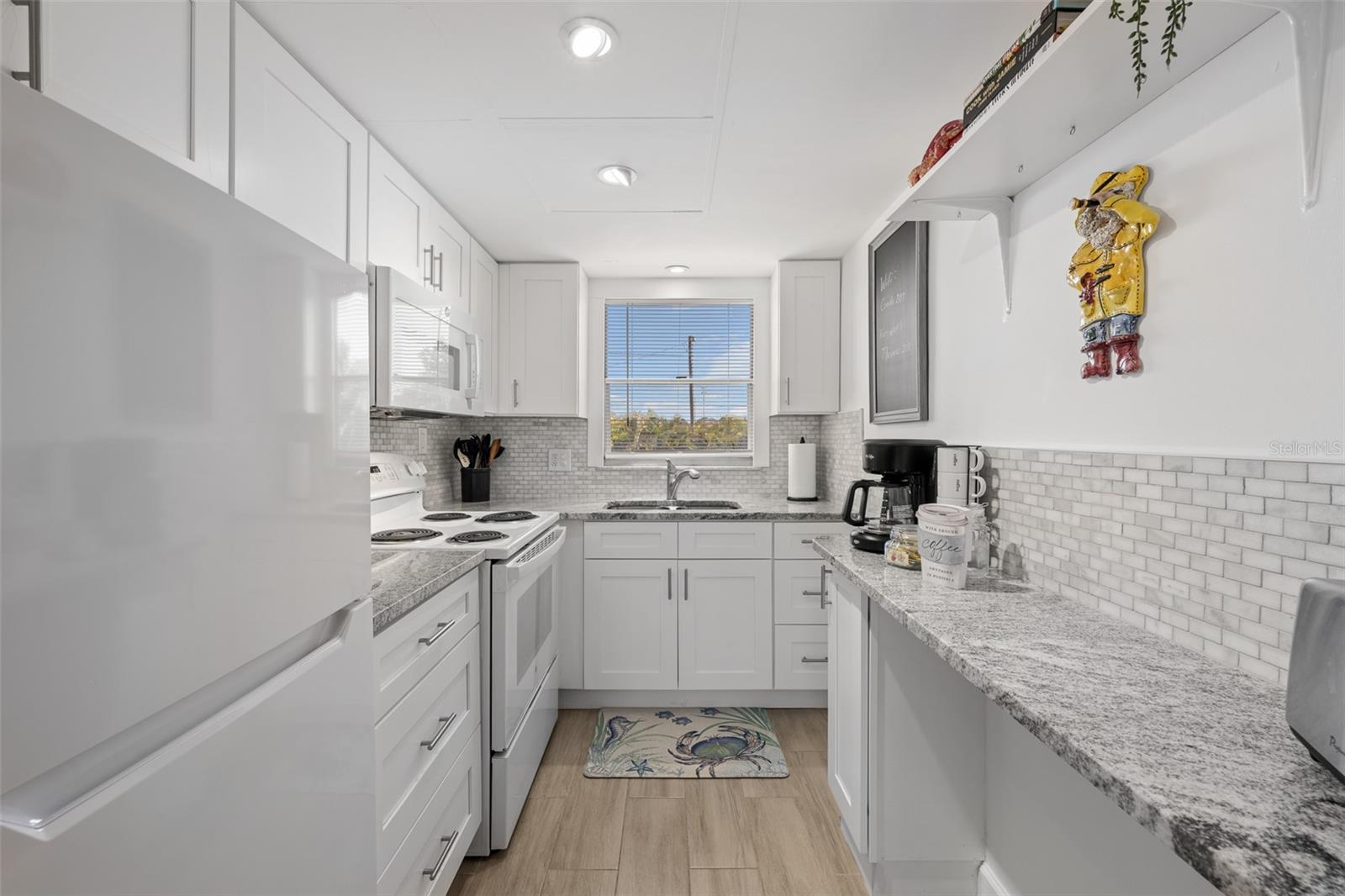 KINGS MOORINGS CONDO THE - Residential