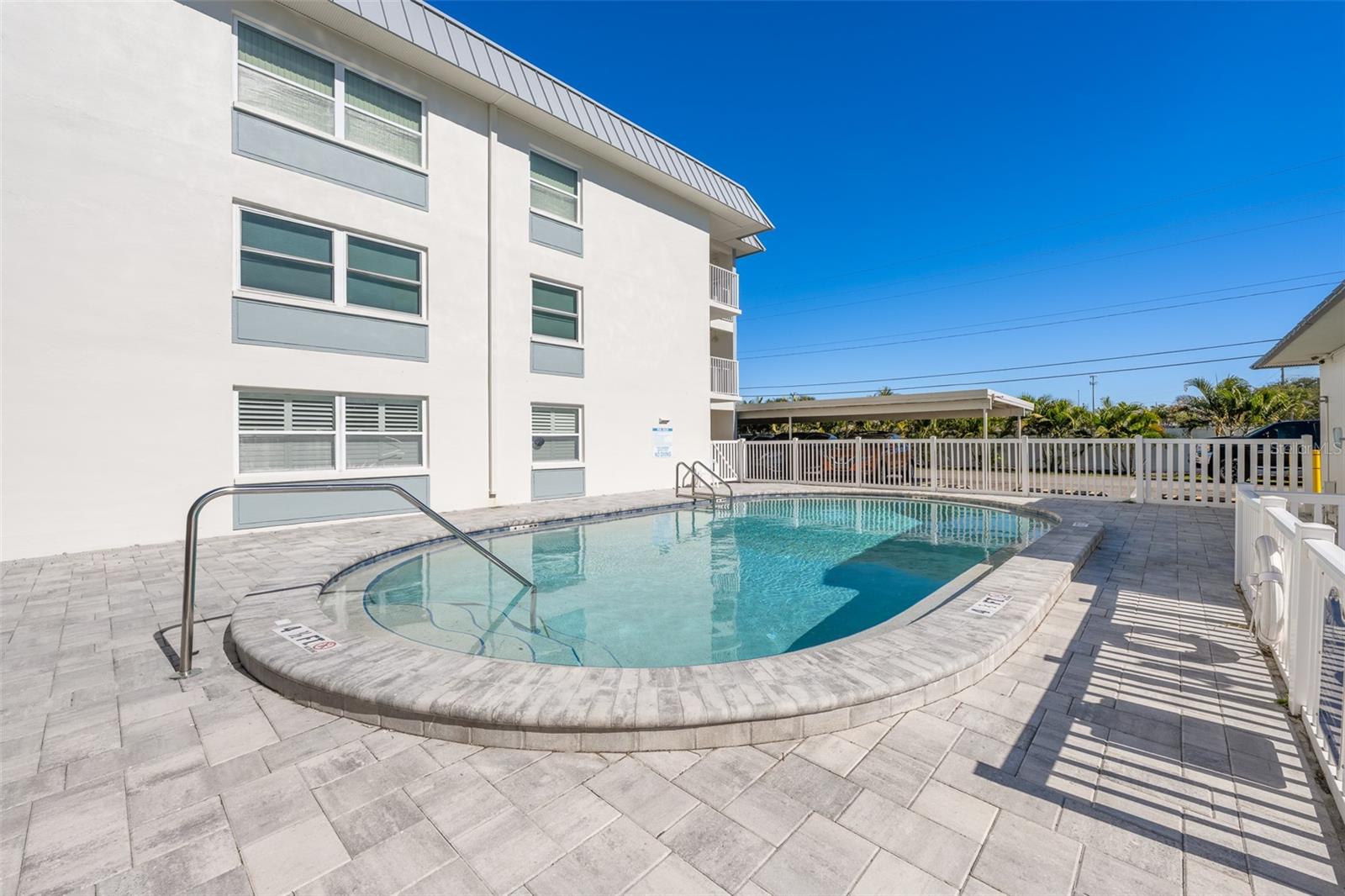 KINGS MOORINGS CONDO THE - Residential