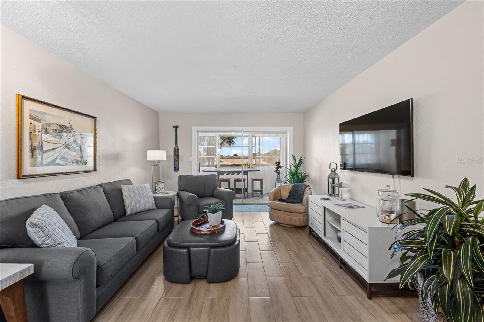 KINGS MOORINGS CONDO THE - Residential