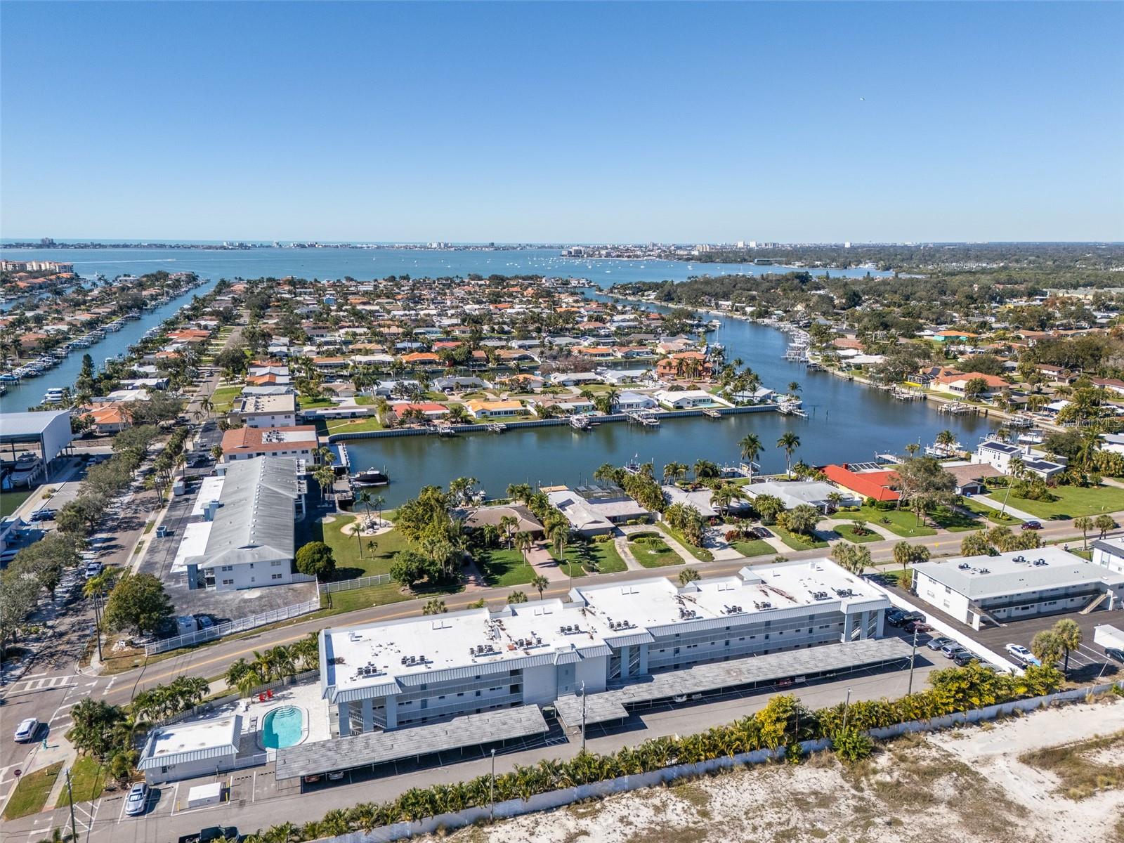 KINGS MOORINGS CONDO THE - Residential