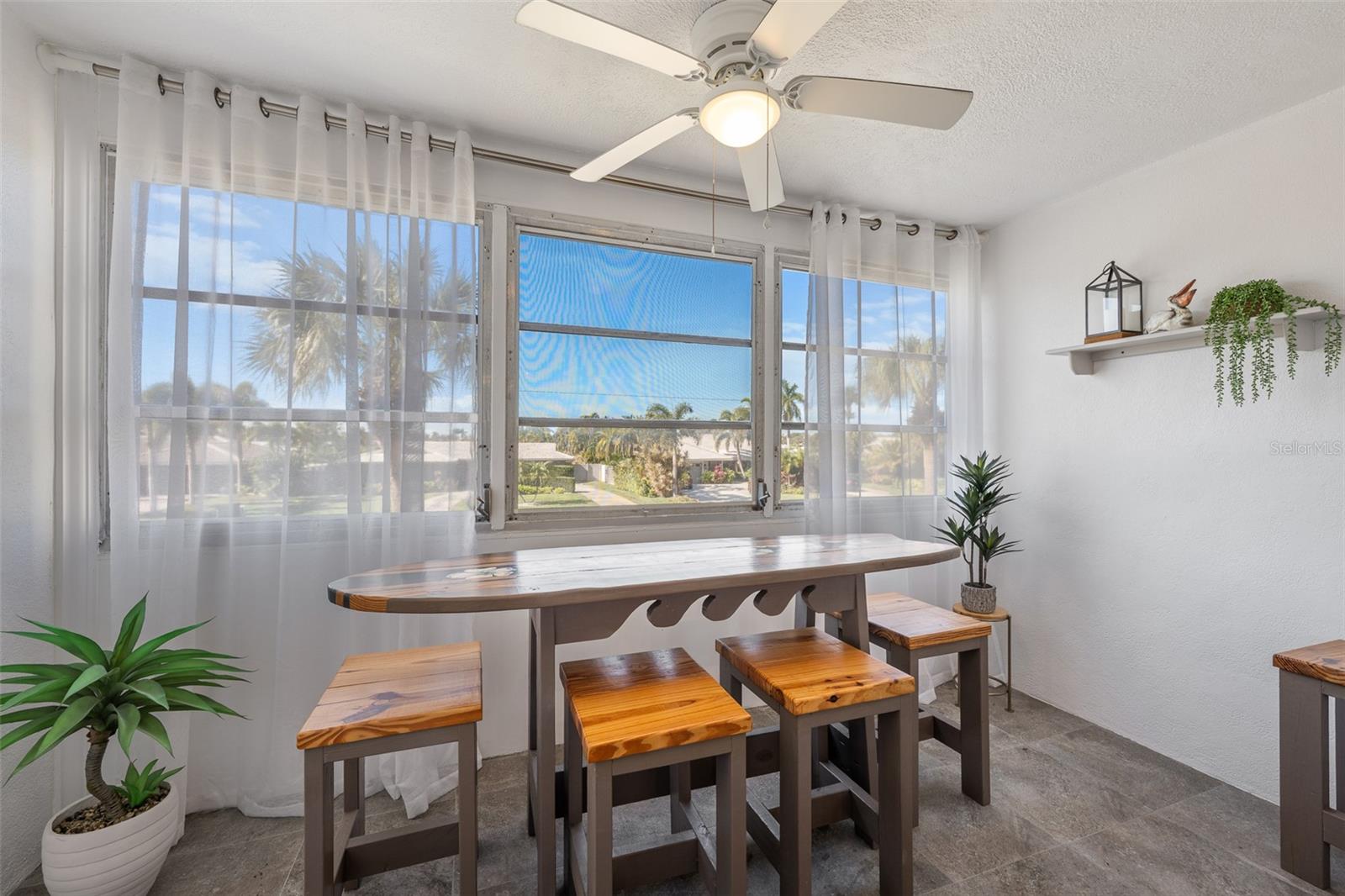 KINGS MOORINGS CONDO THE - Residential