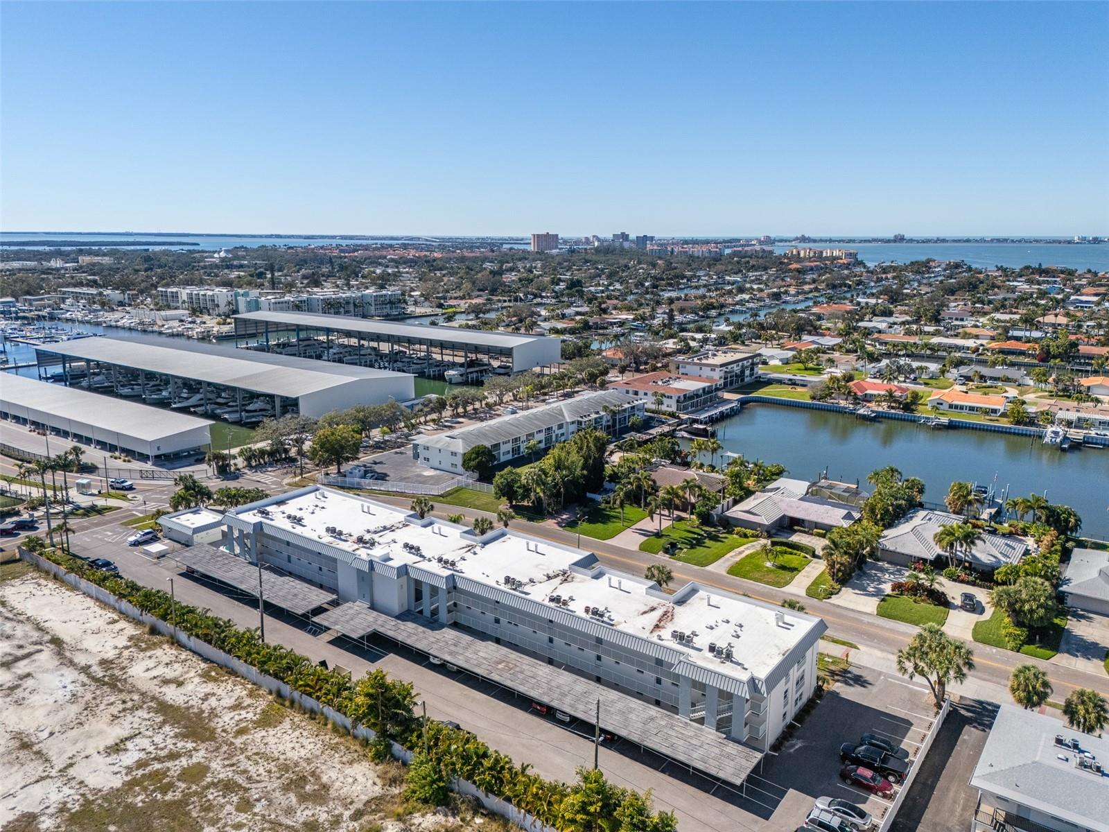 KINGS MOORINGS CONDO THE - Residential