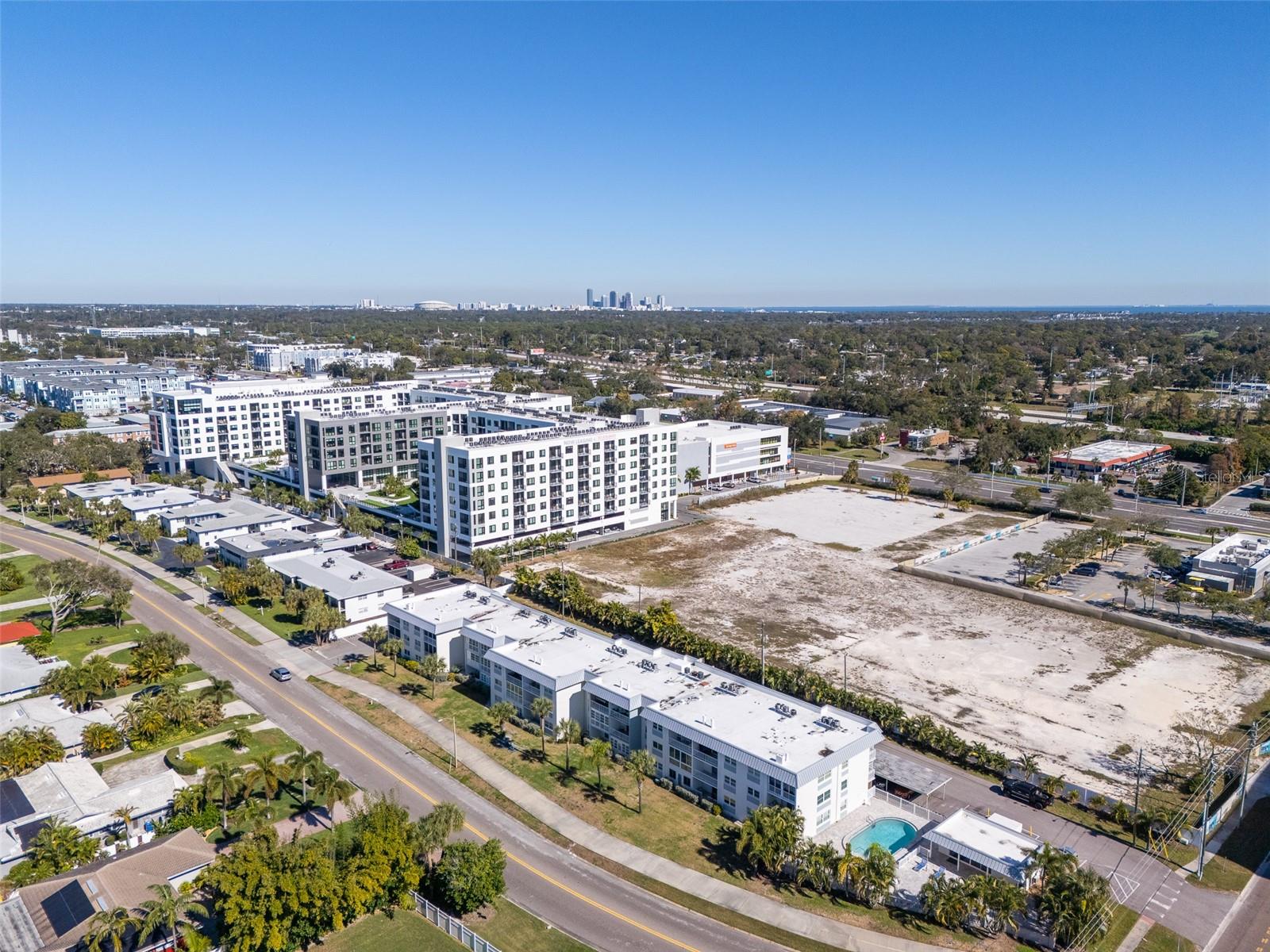 KINGS MOORINGS CONDO THE - Residential