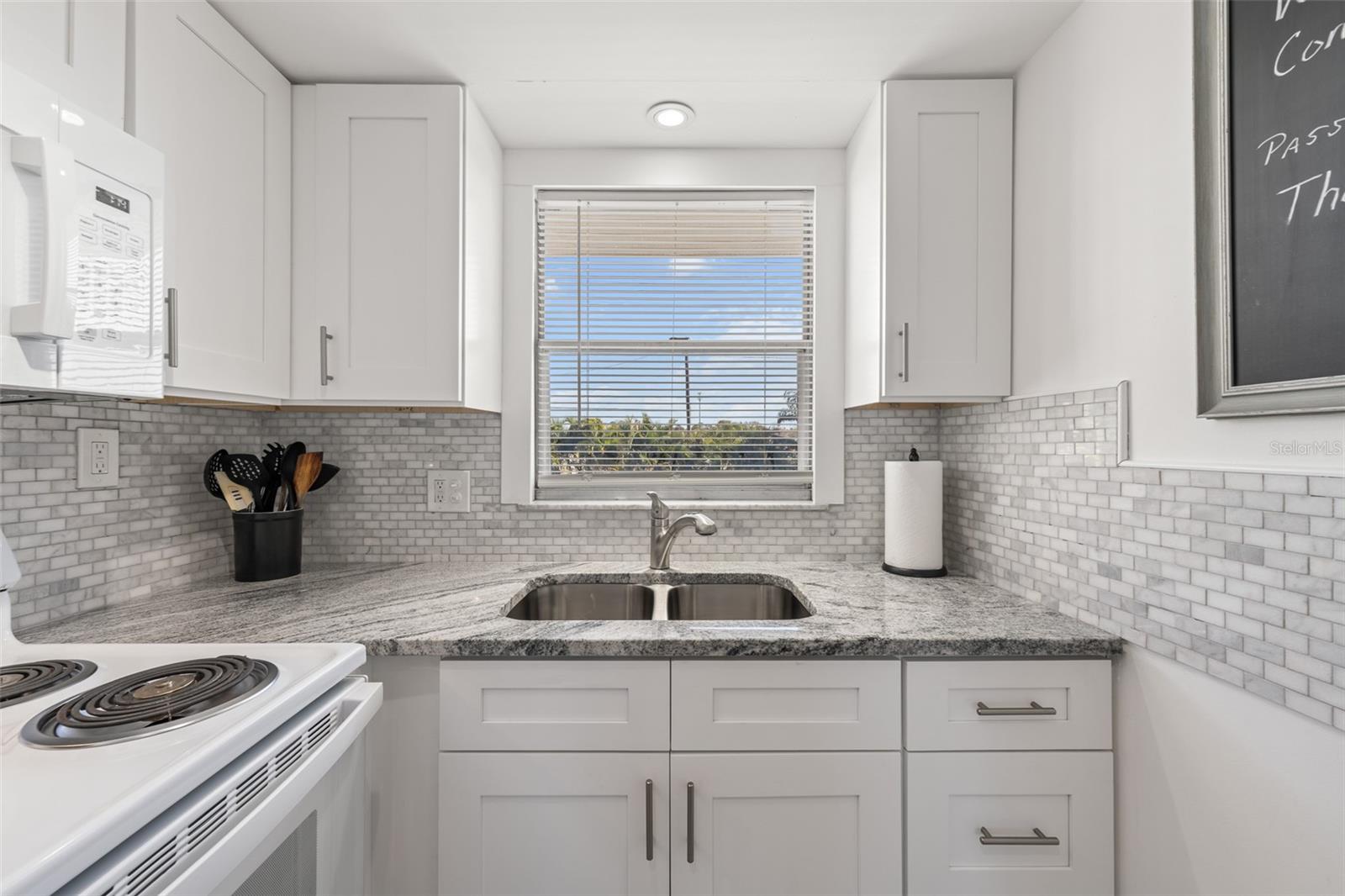 KINGS MOORINGS CONDO THE - Residential