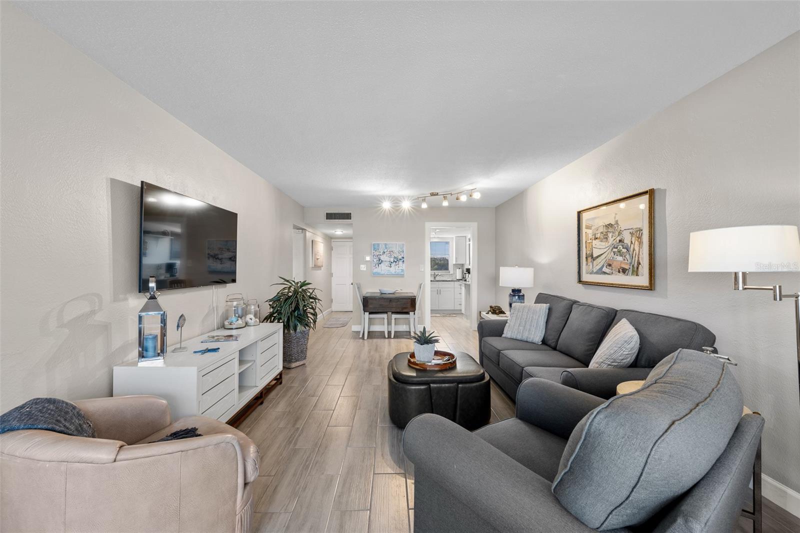 KINGS MOORINGS CONDO THE - Residential