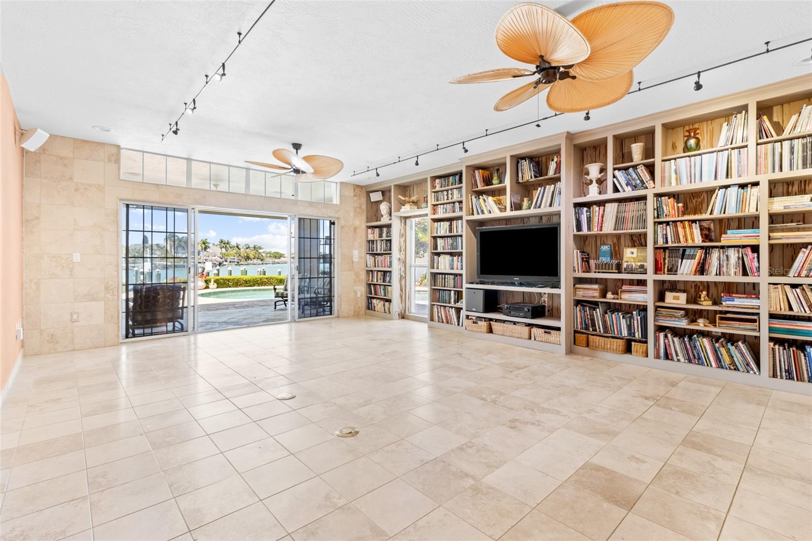PARADISE ISLAND 4TH ADD - Residential