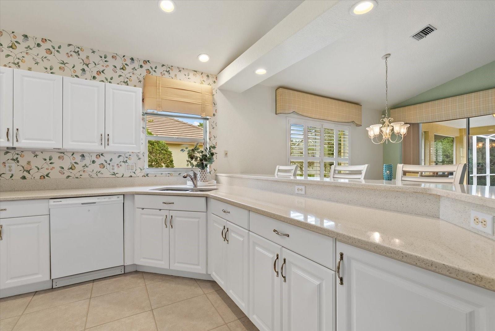 108 VENICE PALMS BOULEVARD 1