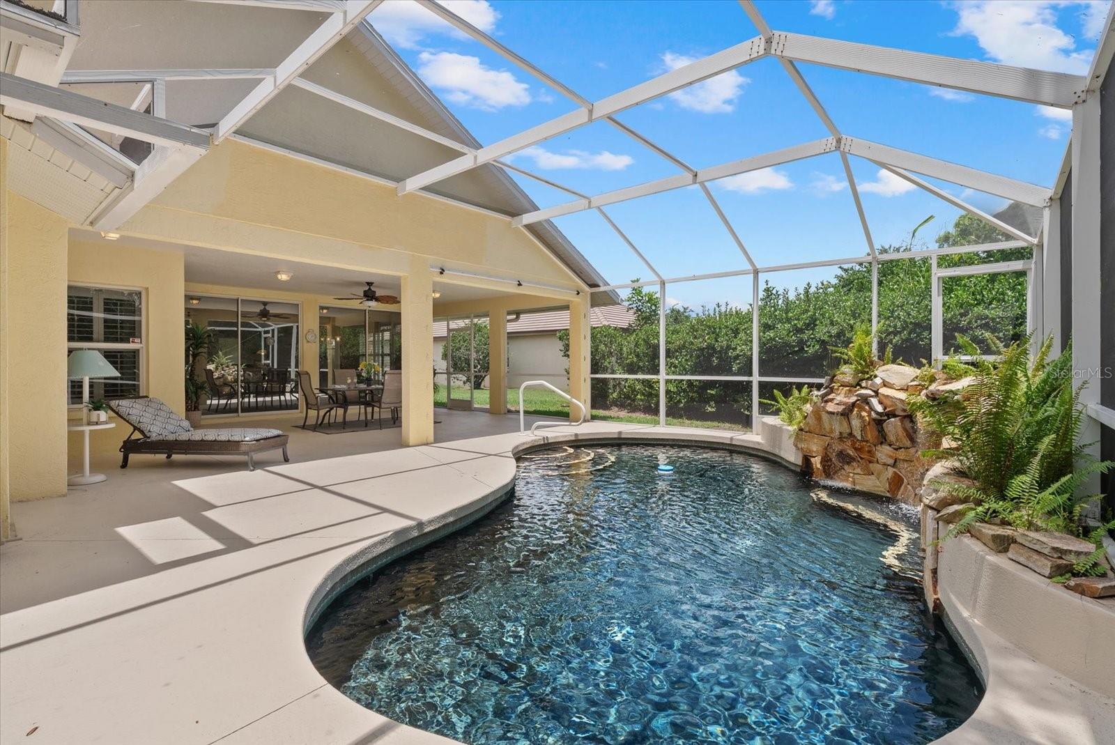 108 VENICE PALMS BOULEVARD 1