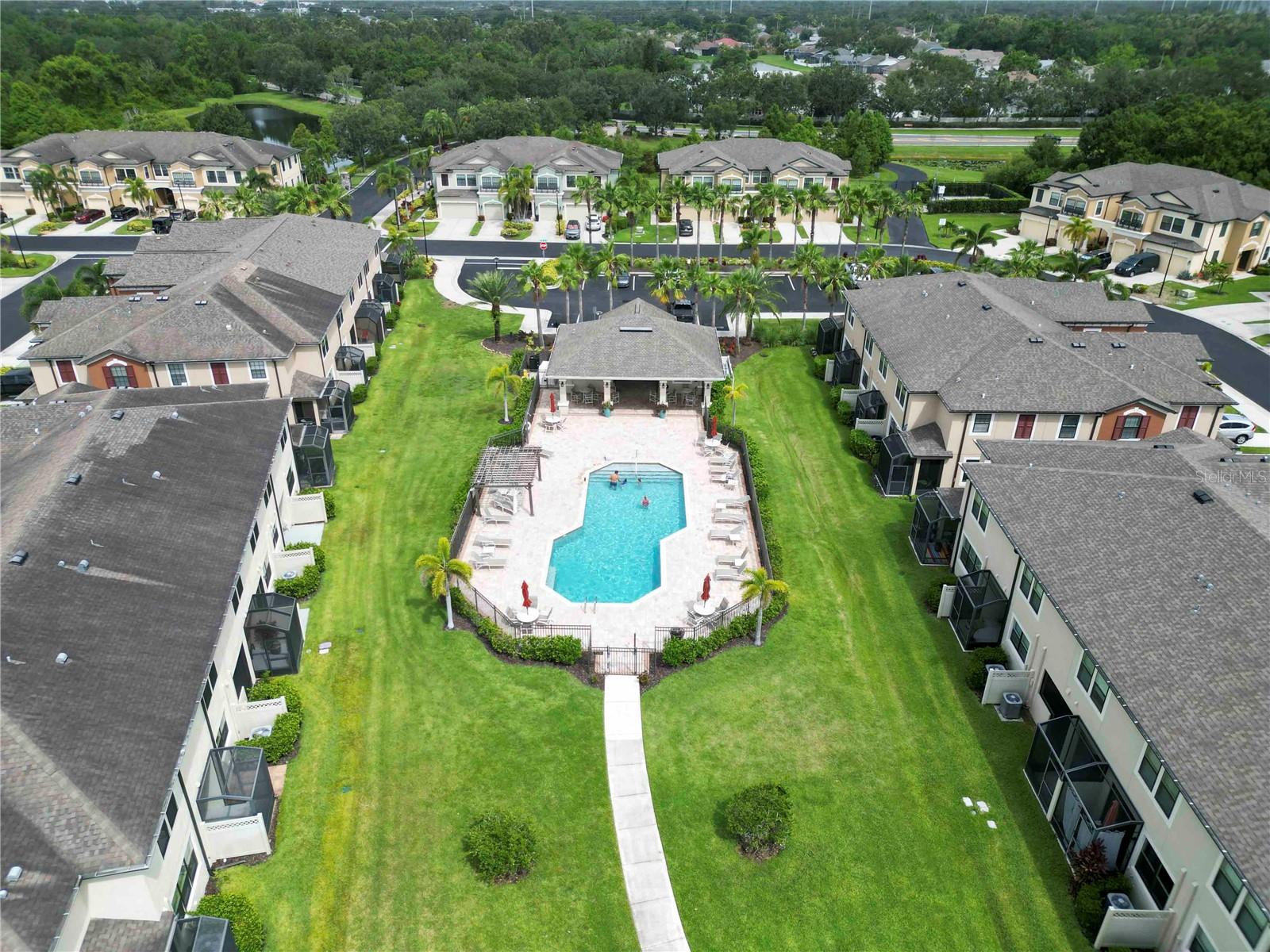 CREEKWOOD TWNHMS - Residential Lease