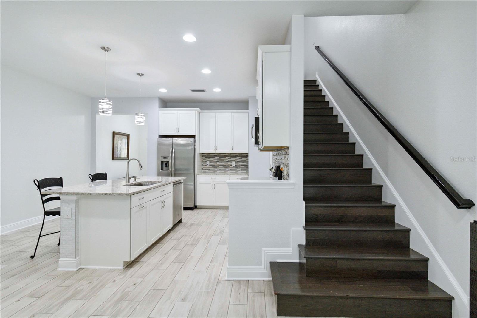 CREEKWOOD TWNHMS - Residential Lease
