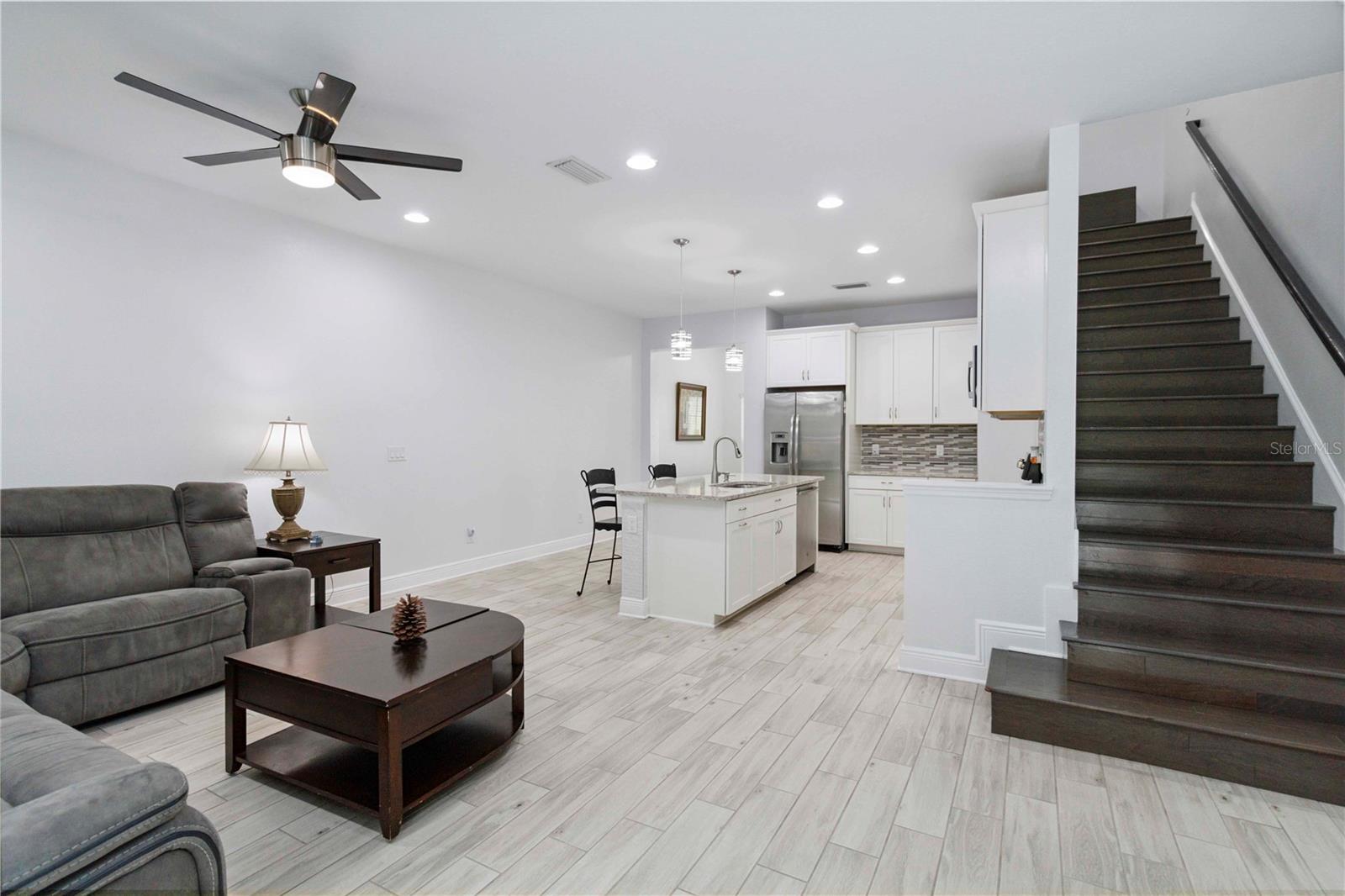 CREEKWOOD TWNHMS - Residential Lease