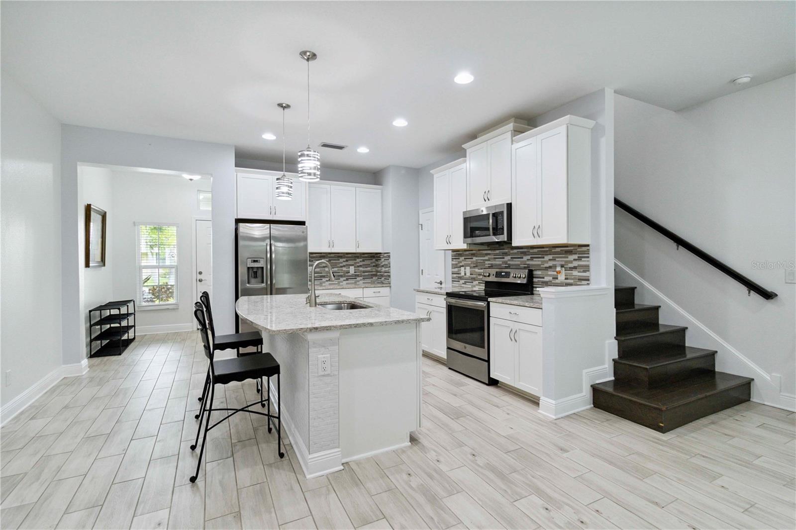 CREEKWOOD TWNHMS - Residential Lease