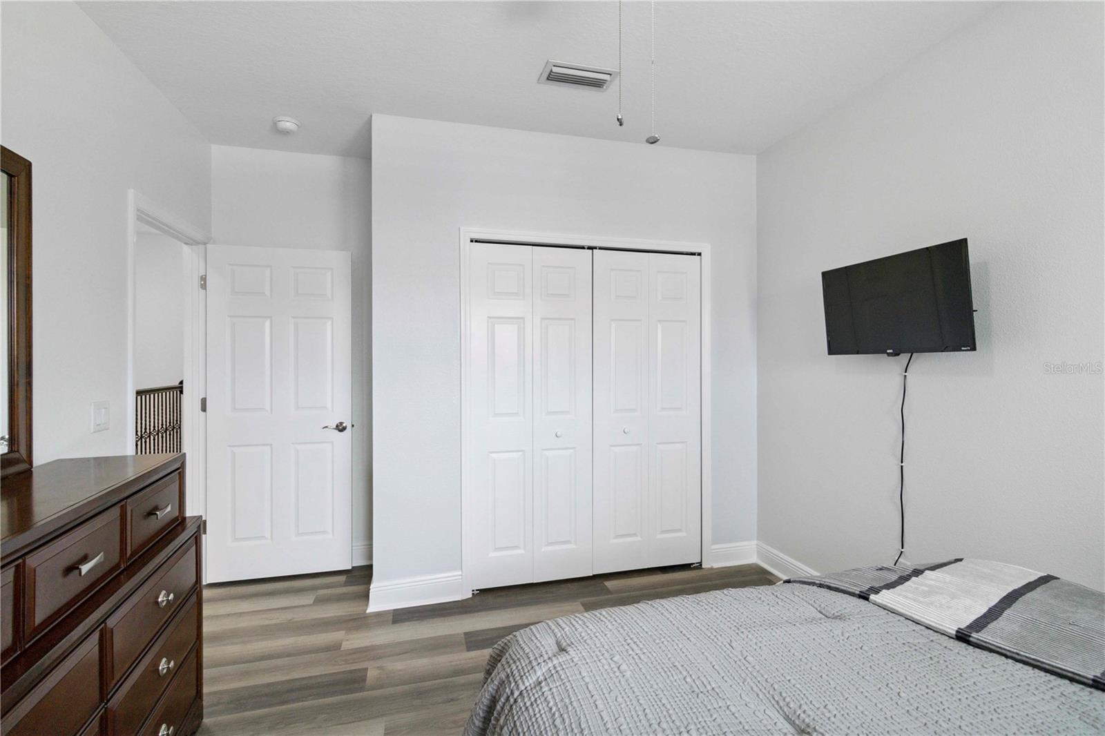 CREEKWOOD TWNHMS - Residential Lease