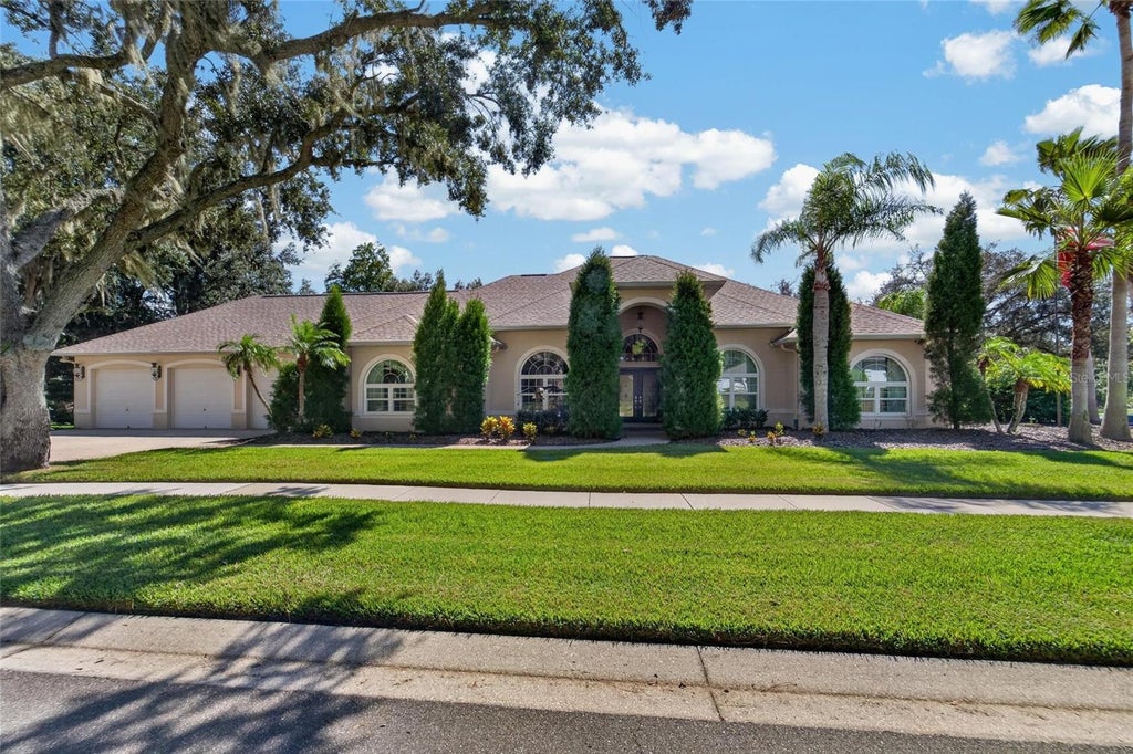 Photo of 1009 Emerald Creek Drive, Valrico, FL 33596 (MLS # TB8561137)