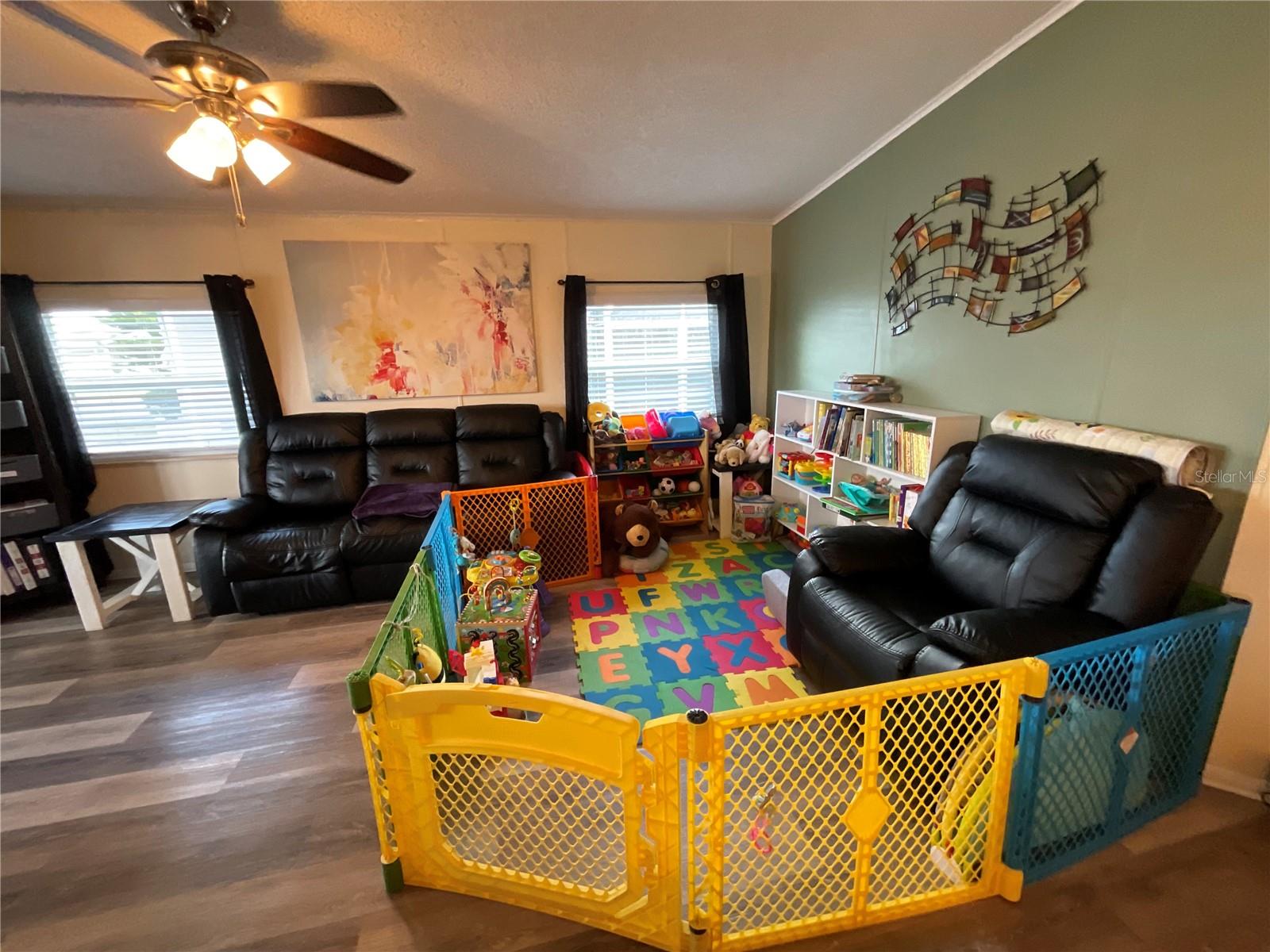 SHADOW BROOK MOBILE HOME - Residential