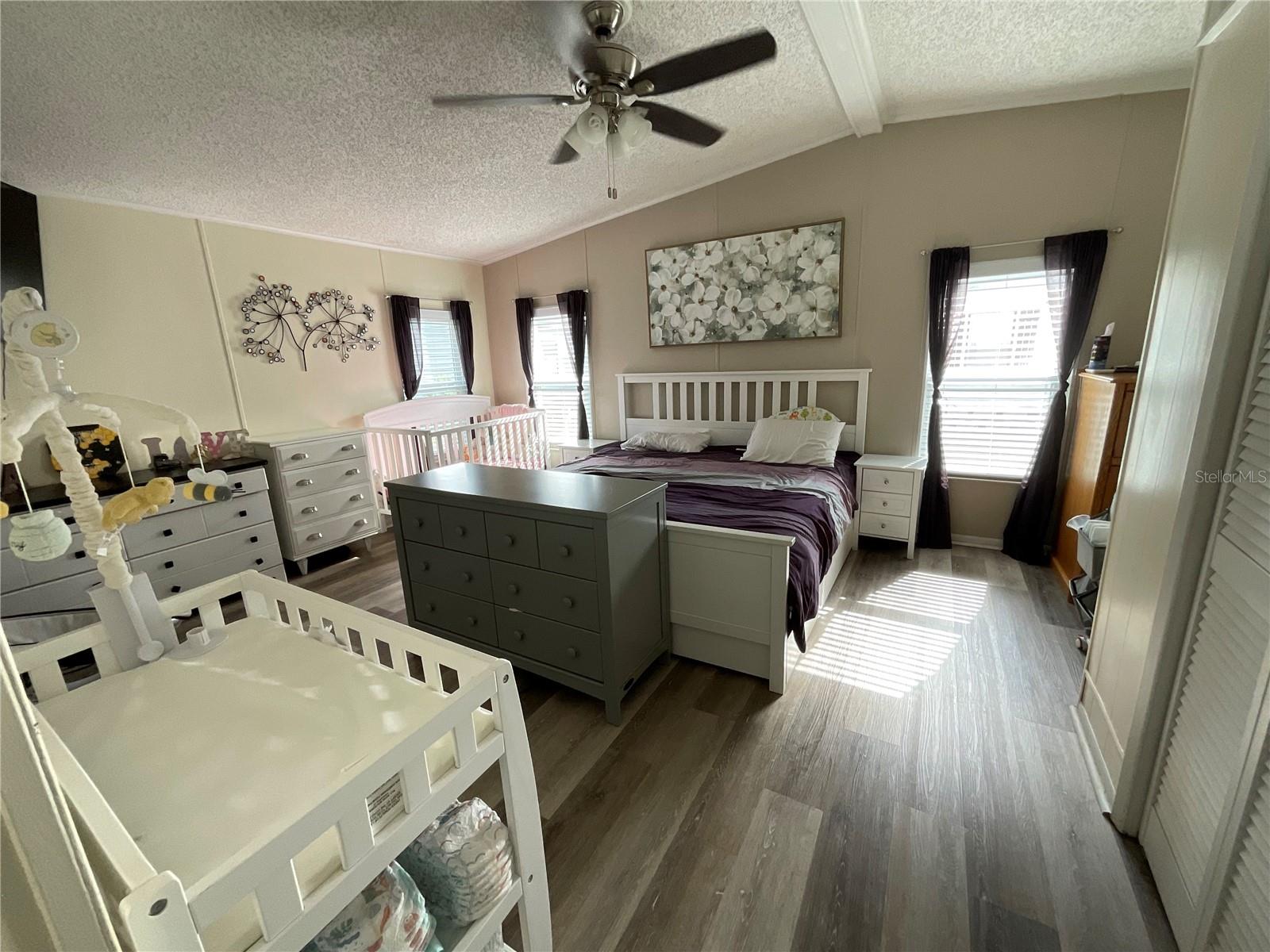 SHADOW BROOK MOBILE HOME - Residential