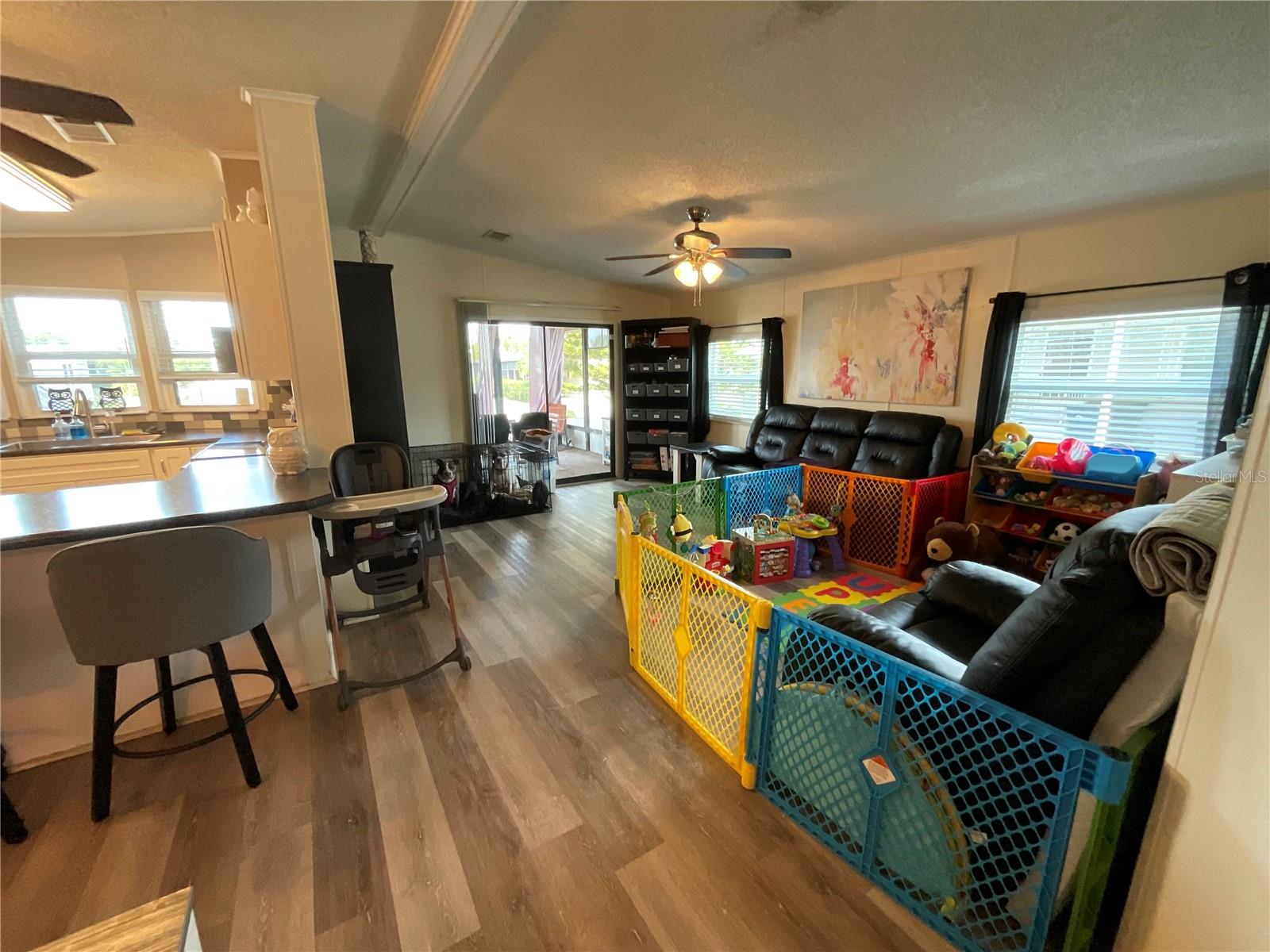 SHADOW BROOK MOBILE HOME - Residential