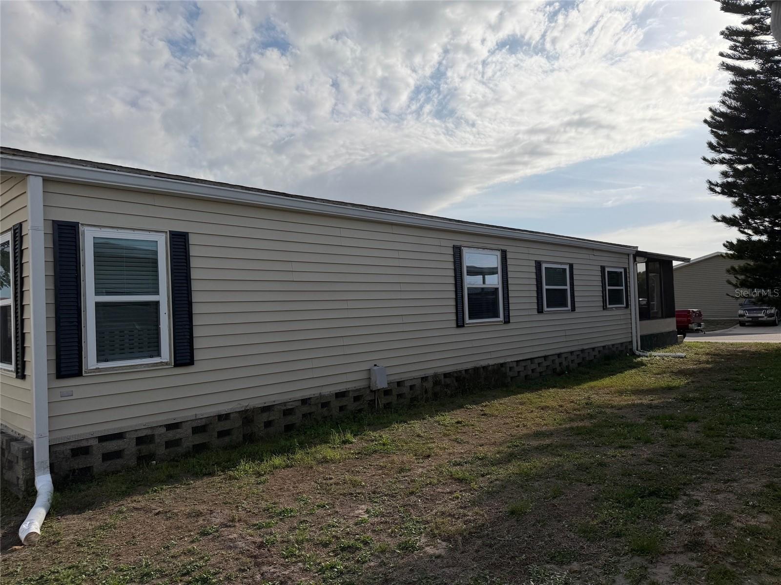 SHADOW BROOK MOBILE HOME - Residential