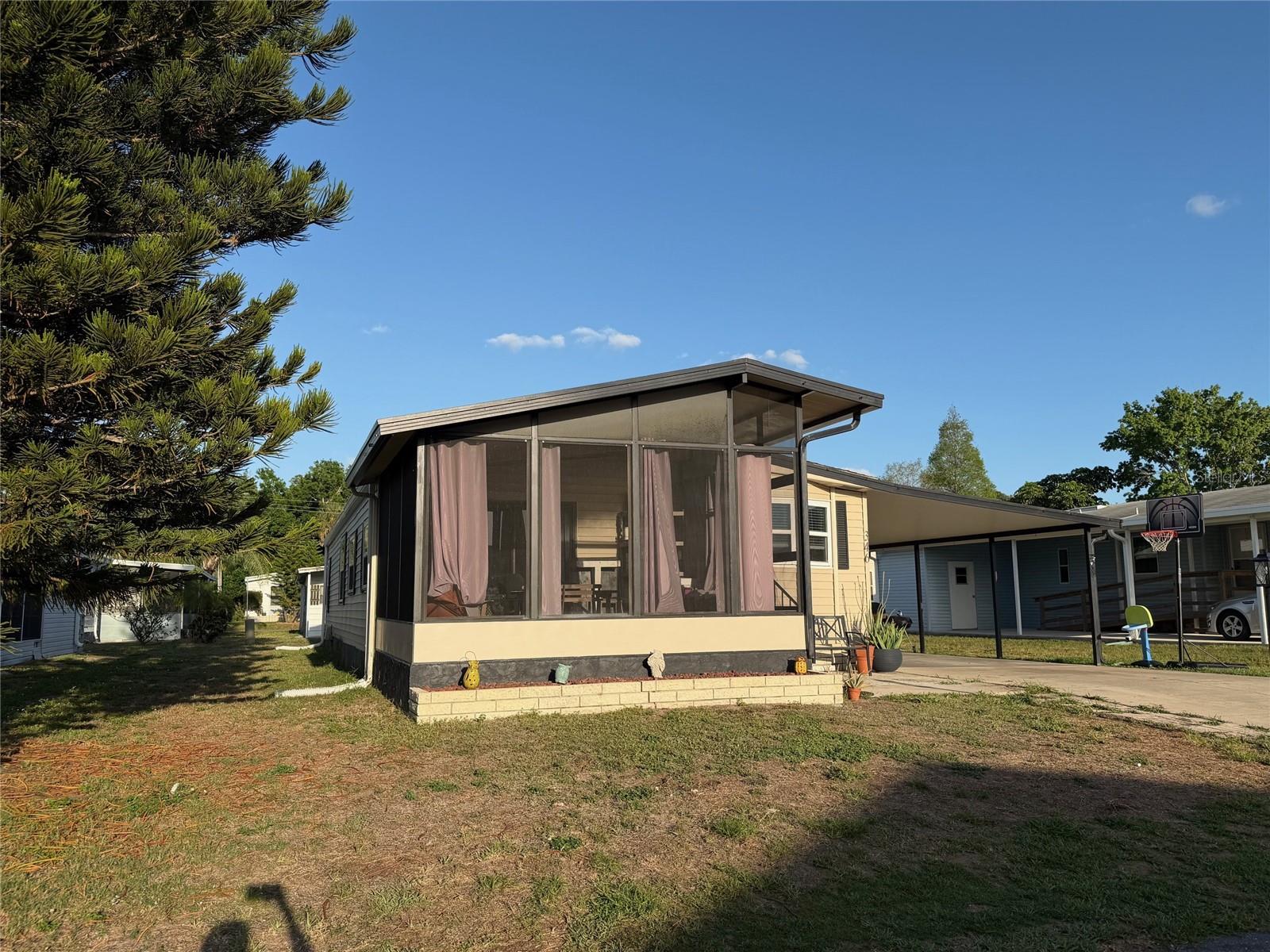 SHADOW BROOK MOBILE HOME - Residential