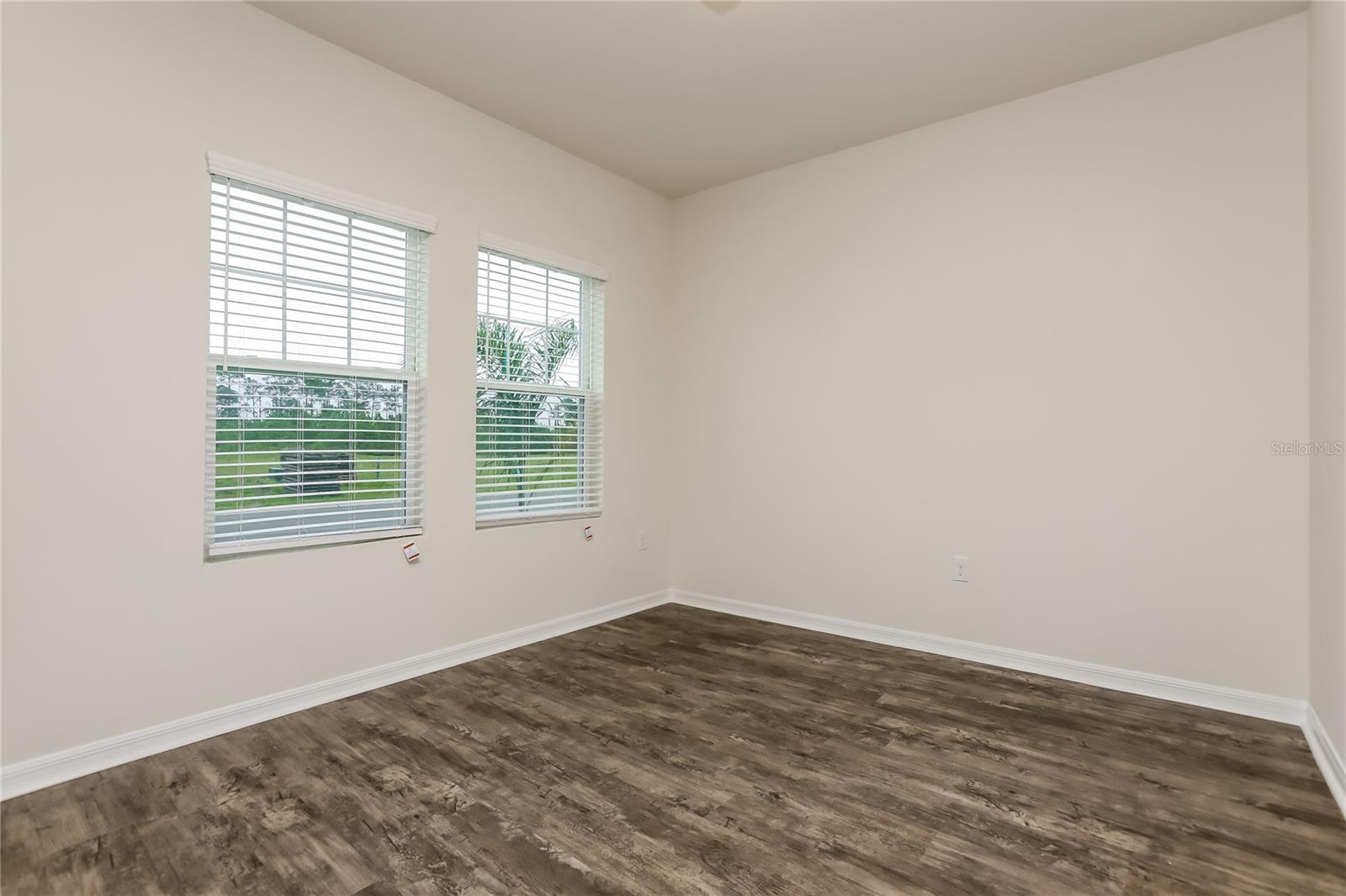 COASTAL WOODS UN B2 - Residential Lease