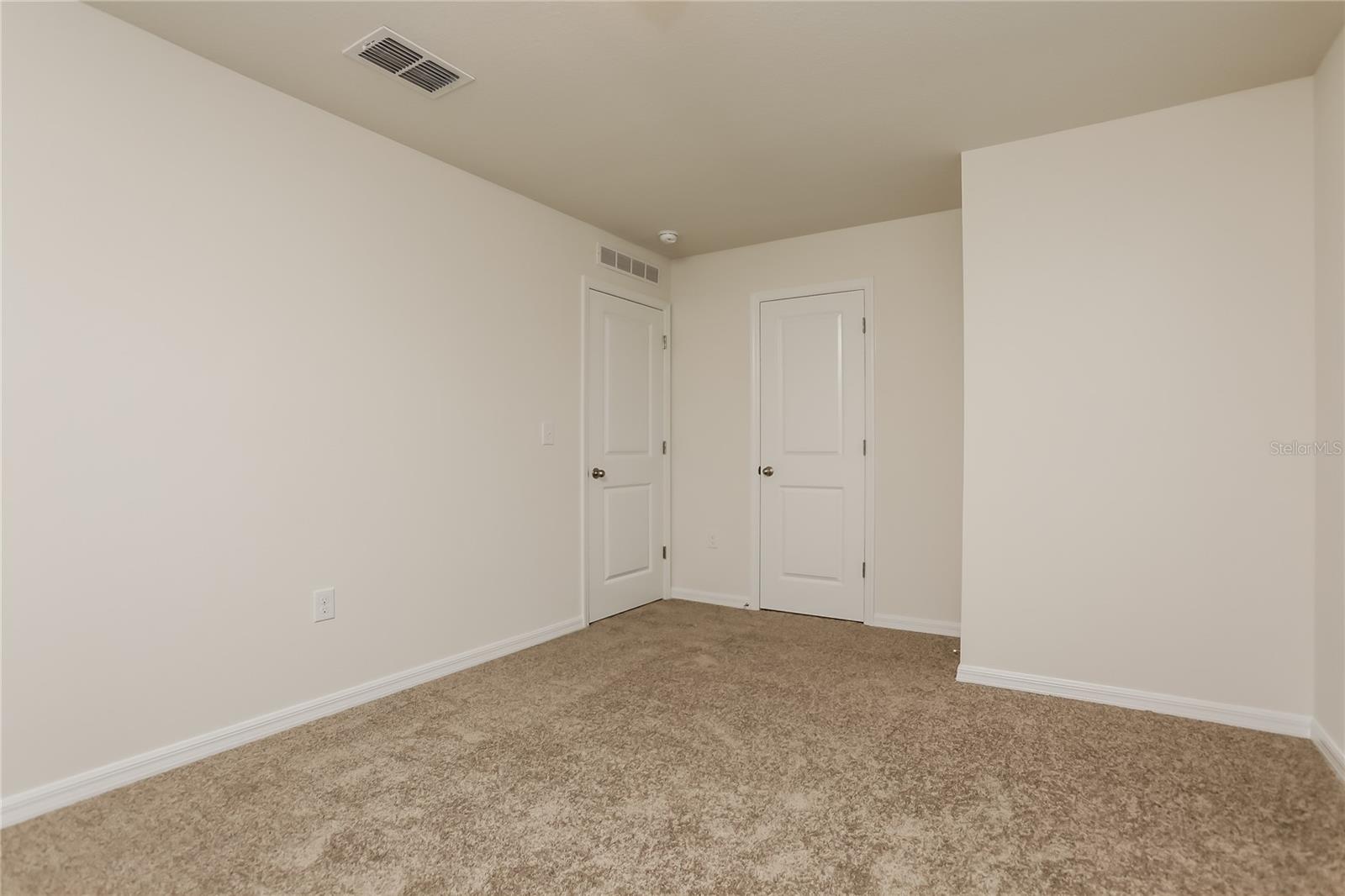 COASTAL WOODS UN B2 - Residential Lease