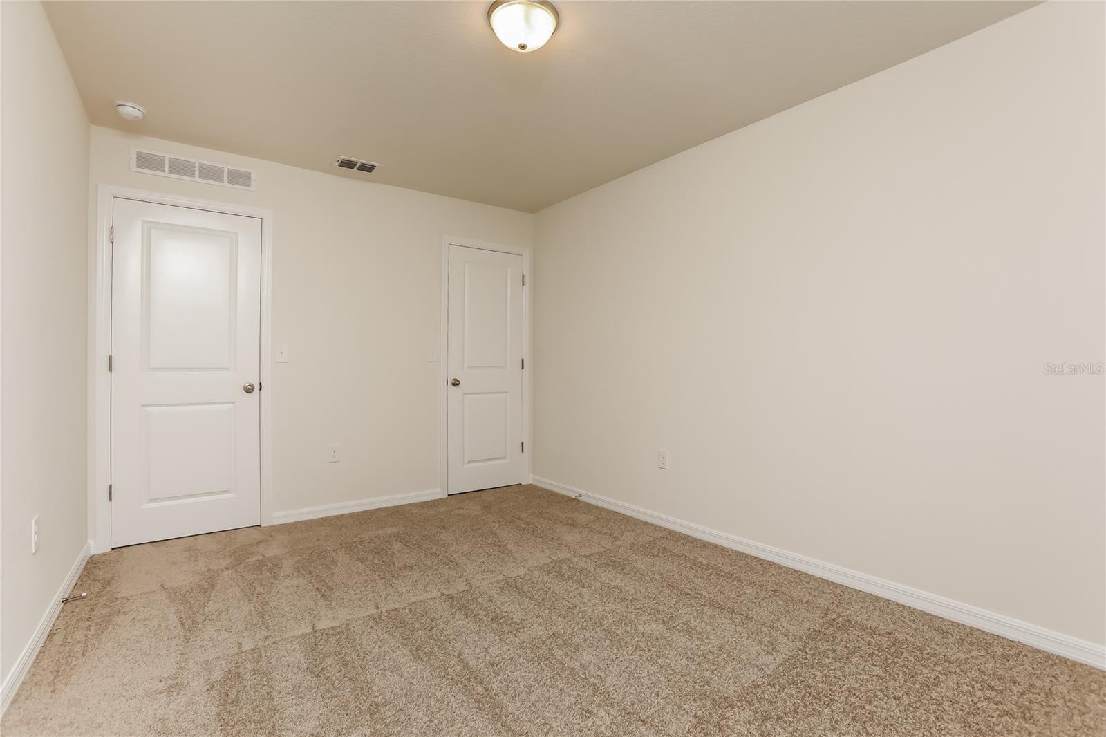 COASTAL WOODS UN B2 - Residential Lease