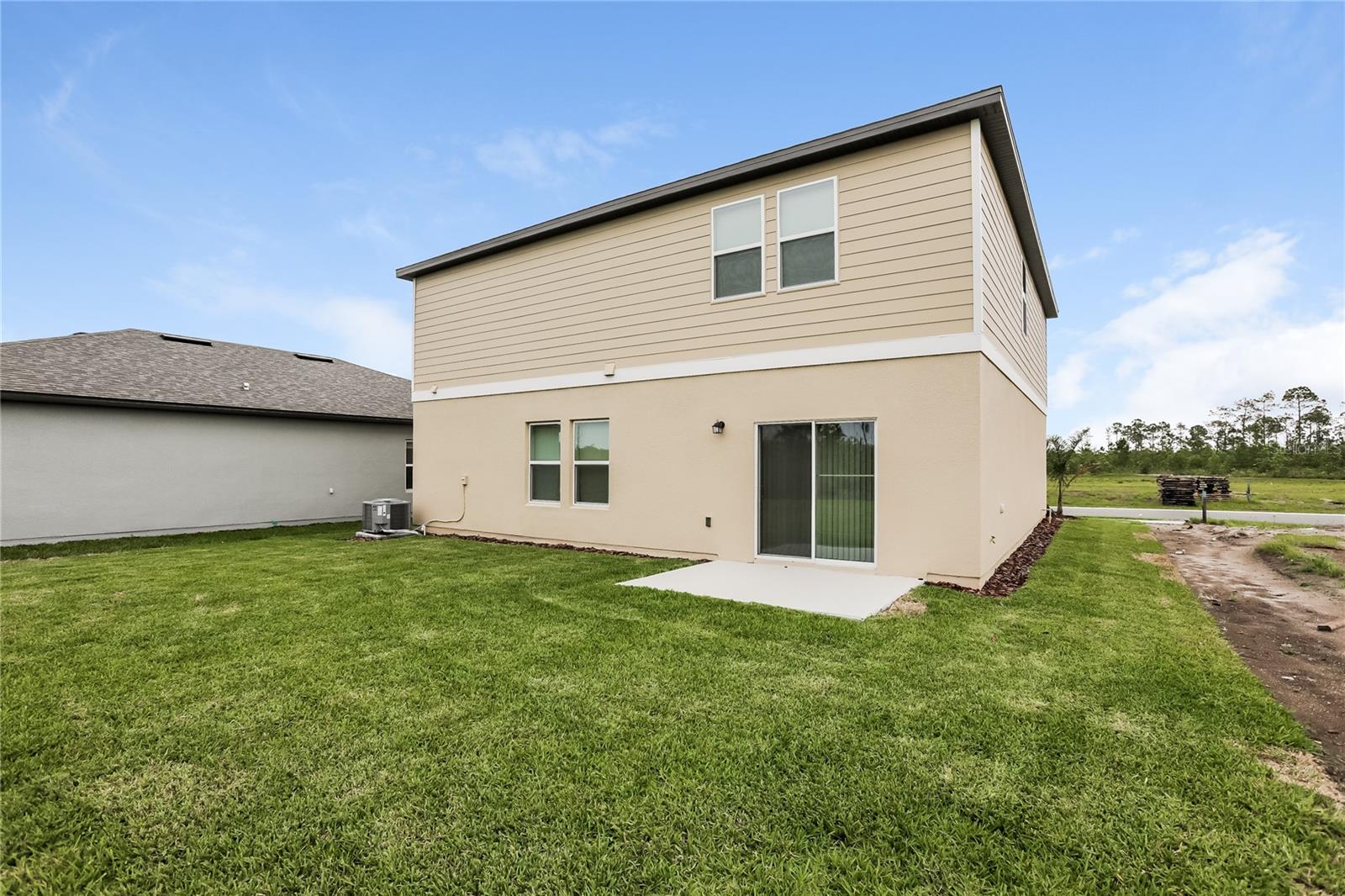 COASTAL WOODS UN B2 - Residential Lease