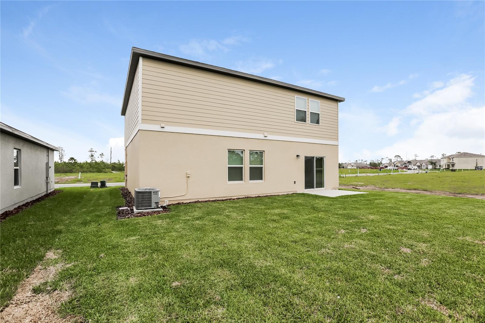 COASTAL WOODS UN B2 - Residential Lease