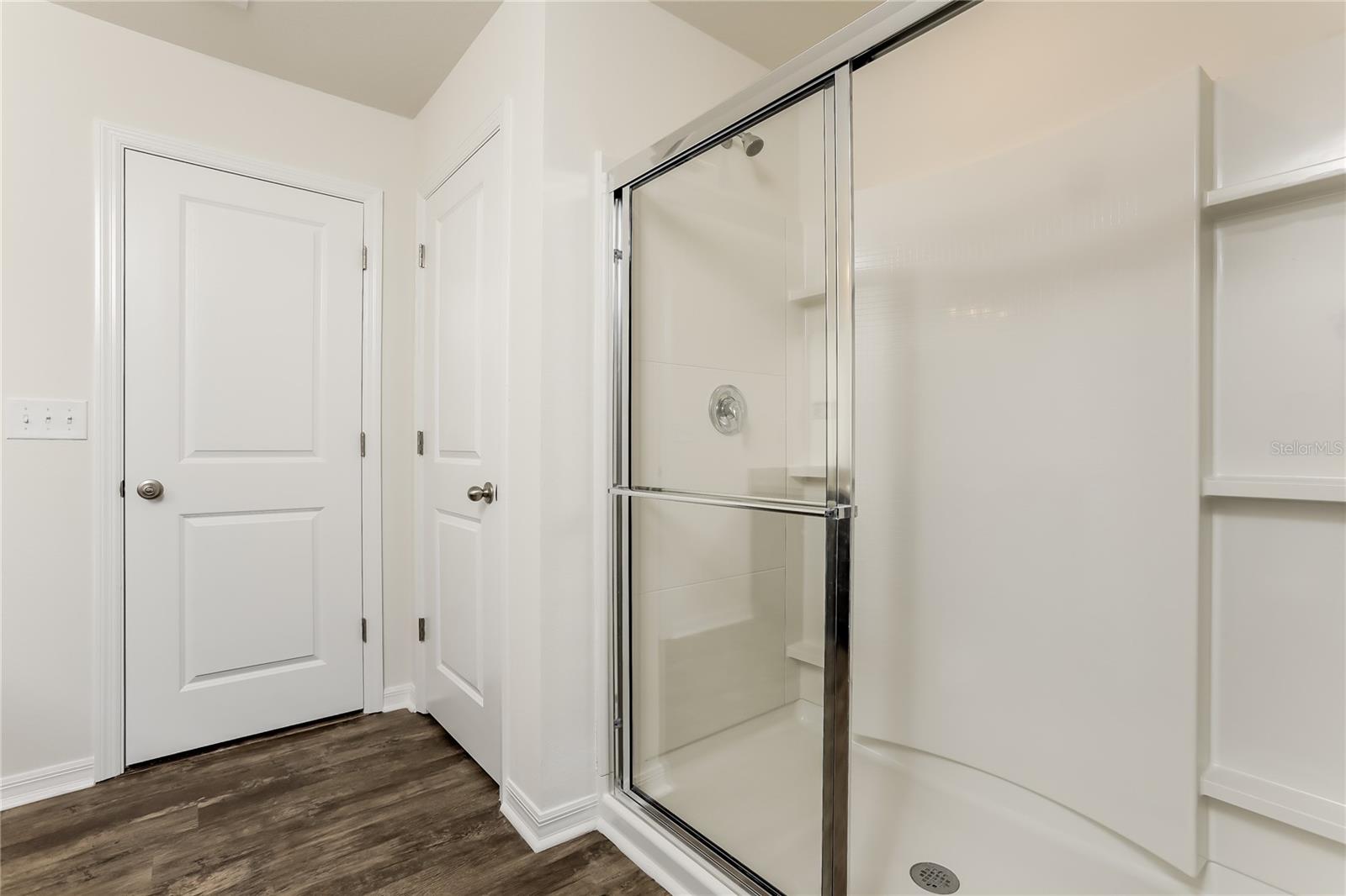 COASTAL WOODS UN B2 - Residential Lease