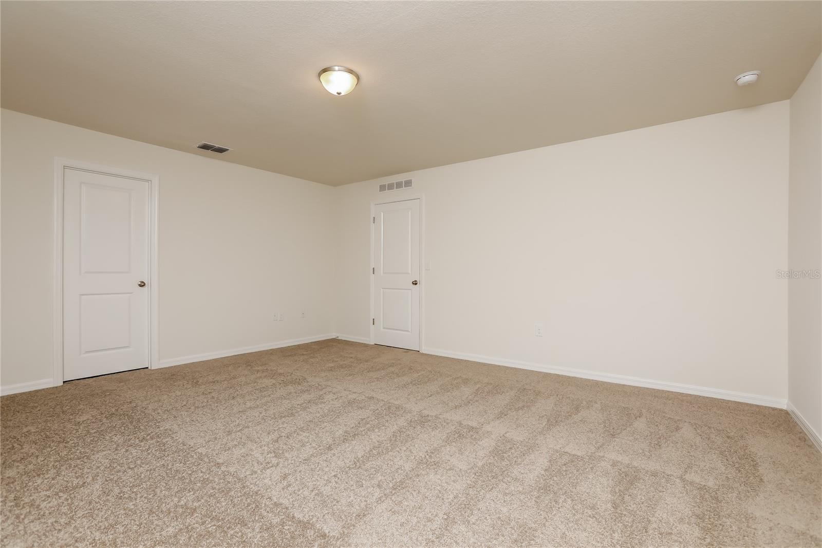 COASTAL WOODS UN B2 - Residential Lease