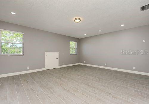 ENGLEWOOD GARDENS - Residential Lease