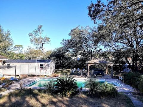 A home in DUNNELLON