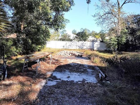 A home in DUNNELLON