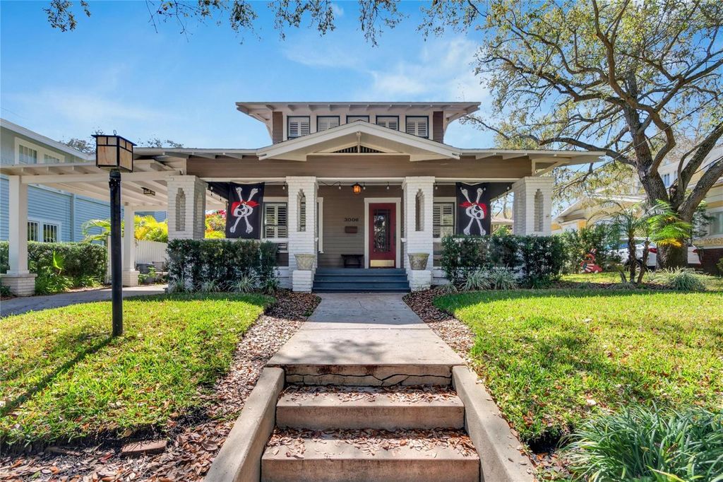 Photo of 3006 W Harbor View Avenue, Tampa, FL 33611 (MLS # TB8437727)