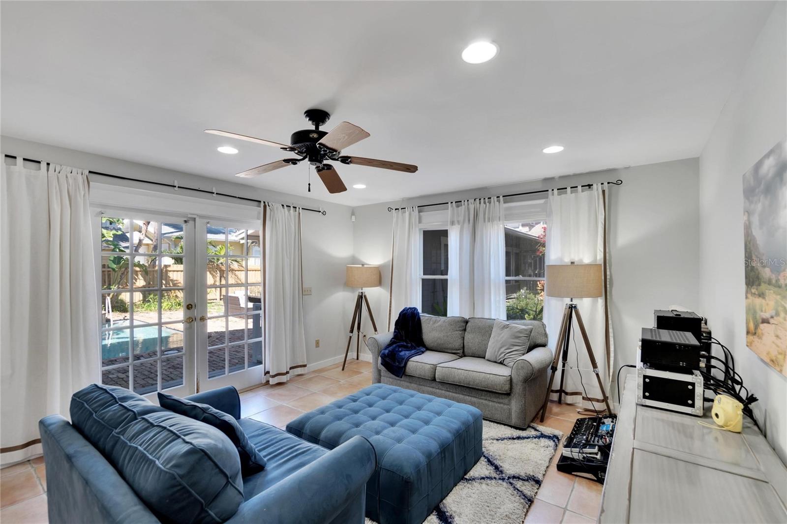 HARBOR VIEW - Residential