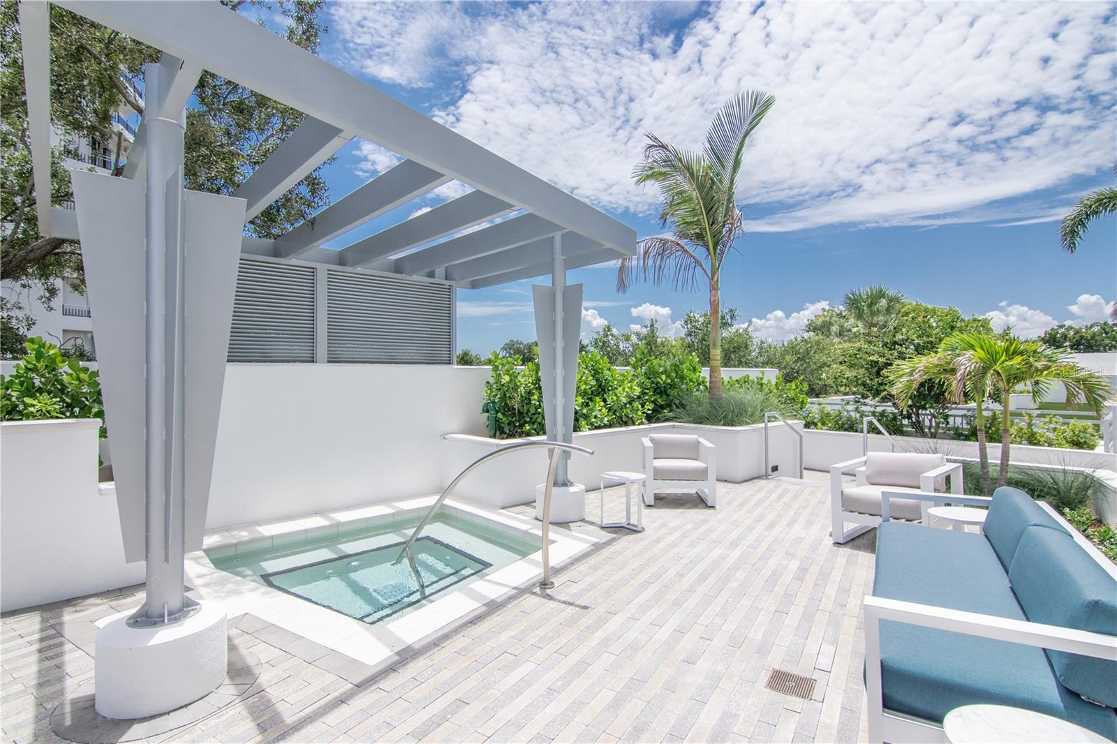 VIRAGE BAYSHORE - Residential