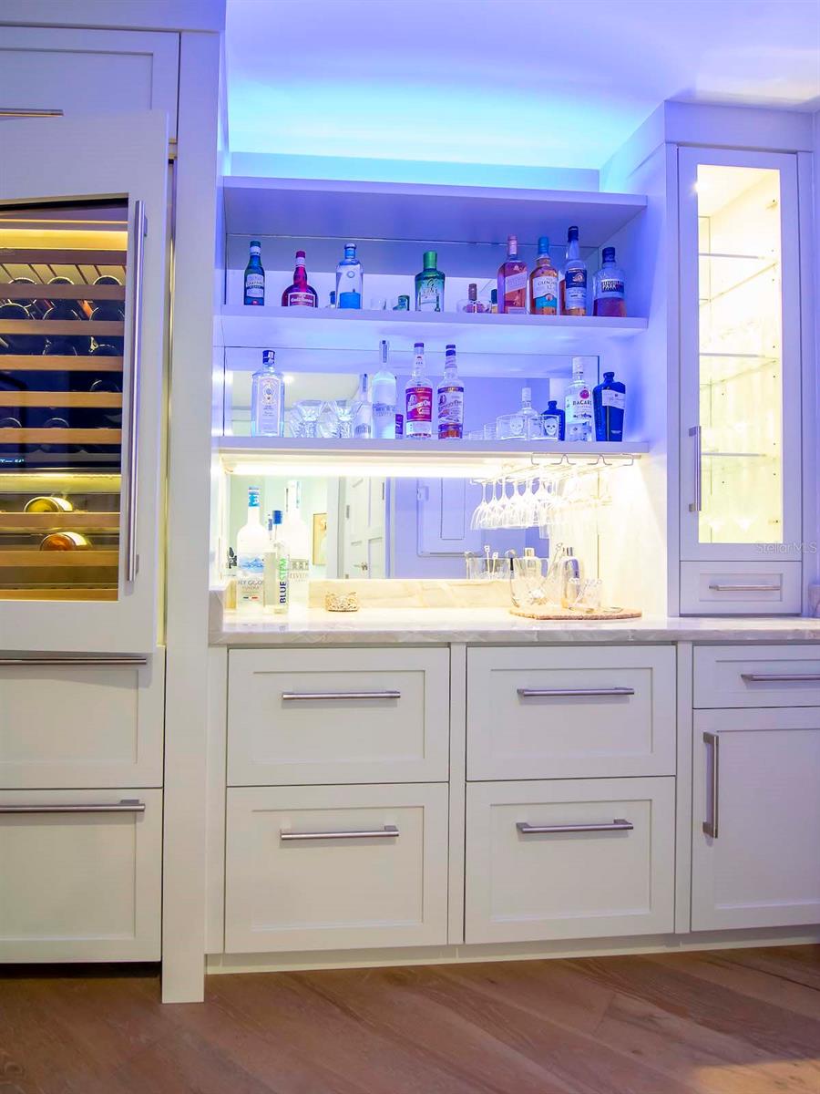 VIRAGE BAYSHORE - Residential