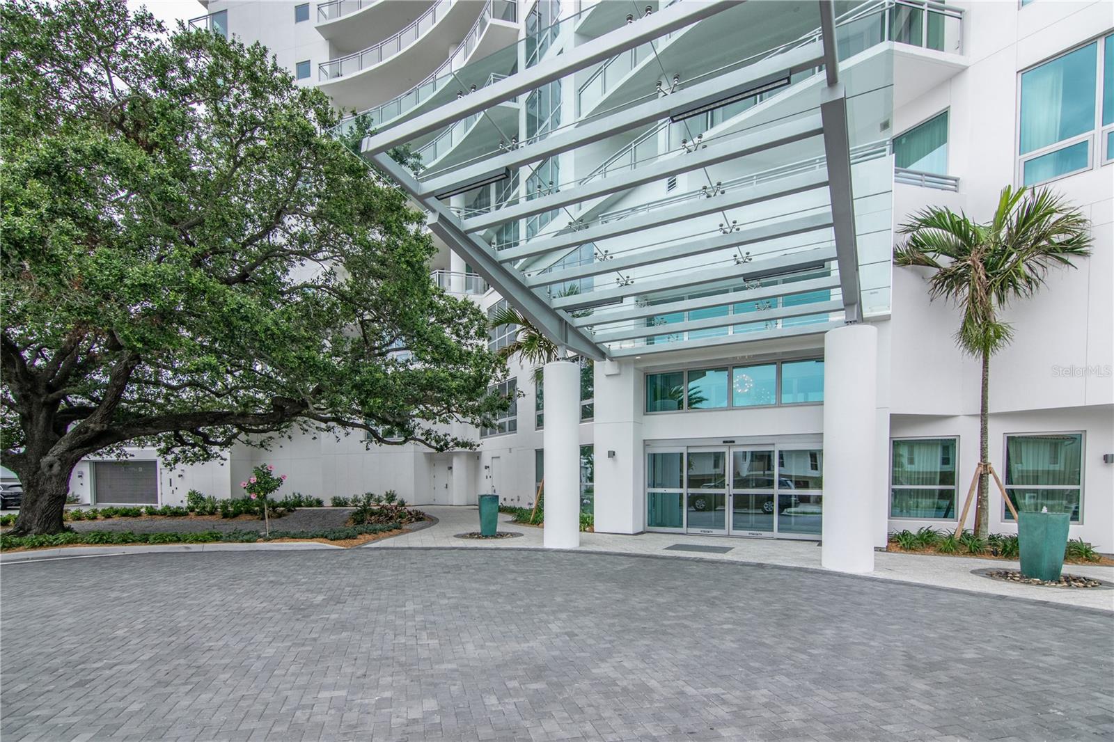 VIRAGE BAYSHORE - Residential