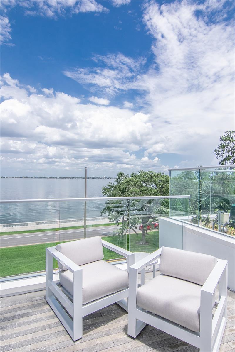 VIRAGE BAYSHORE - Residential