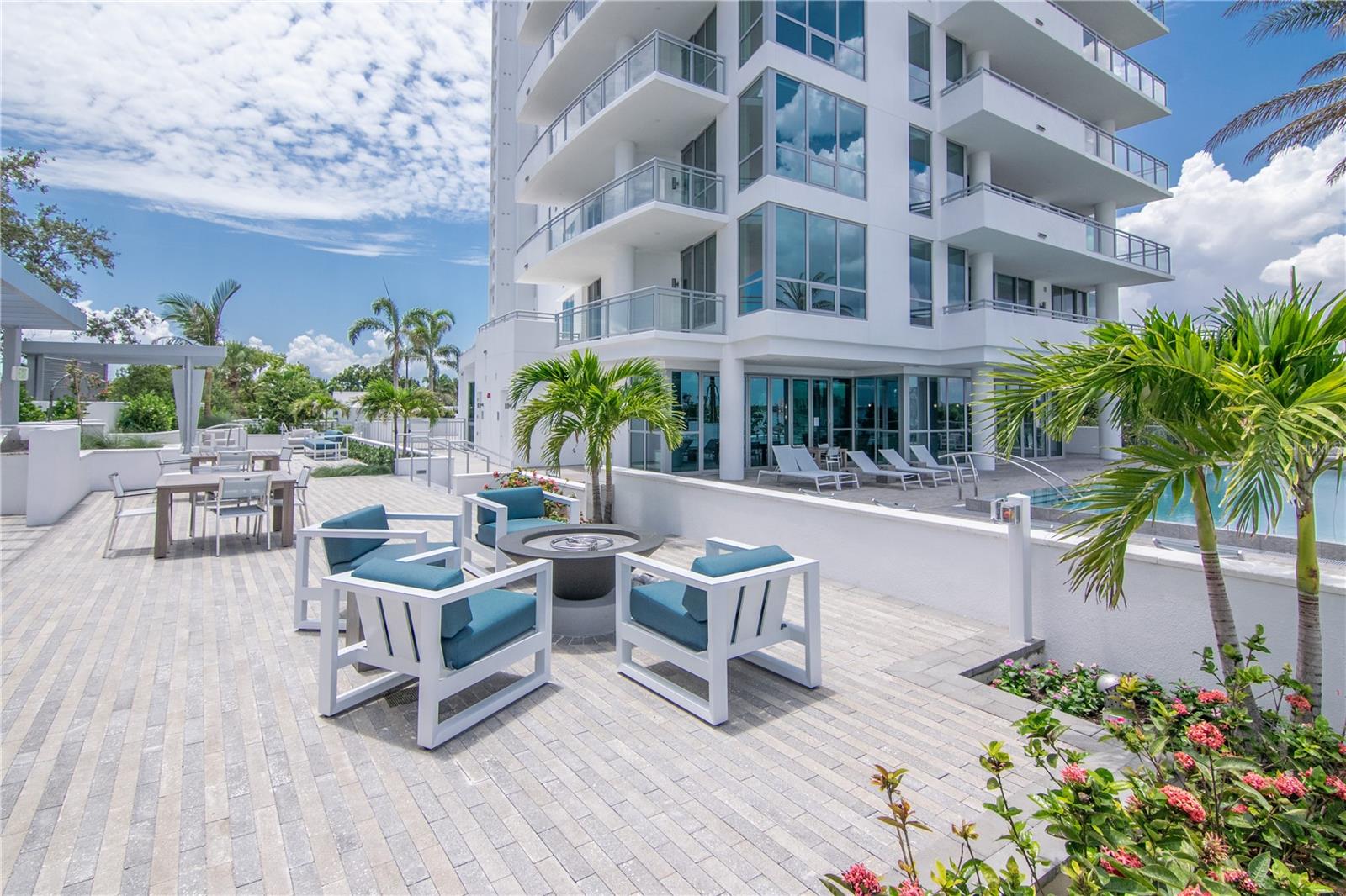 VIRAGE BAYSHORE - Residential