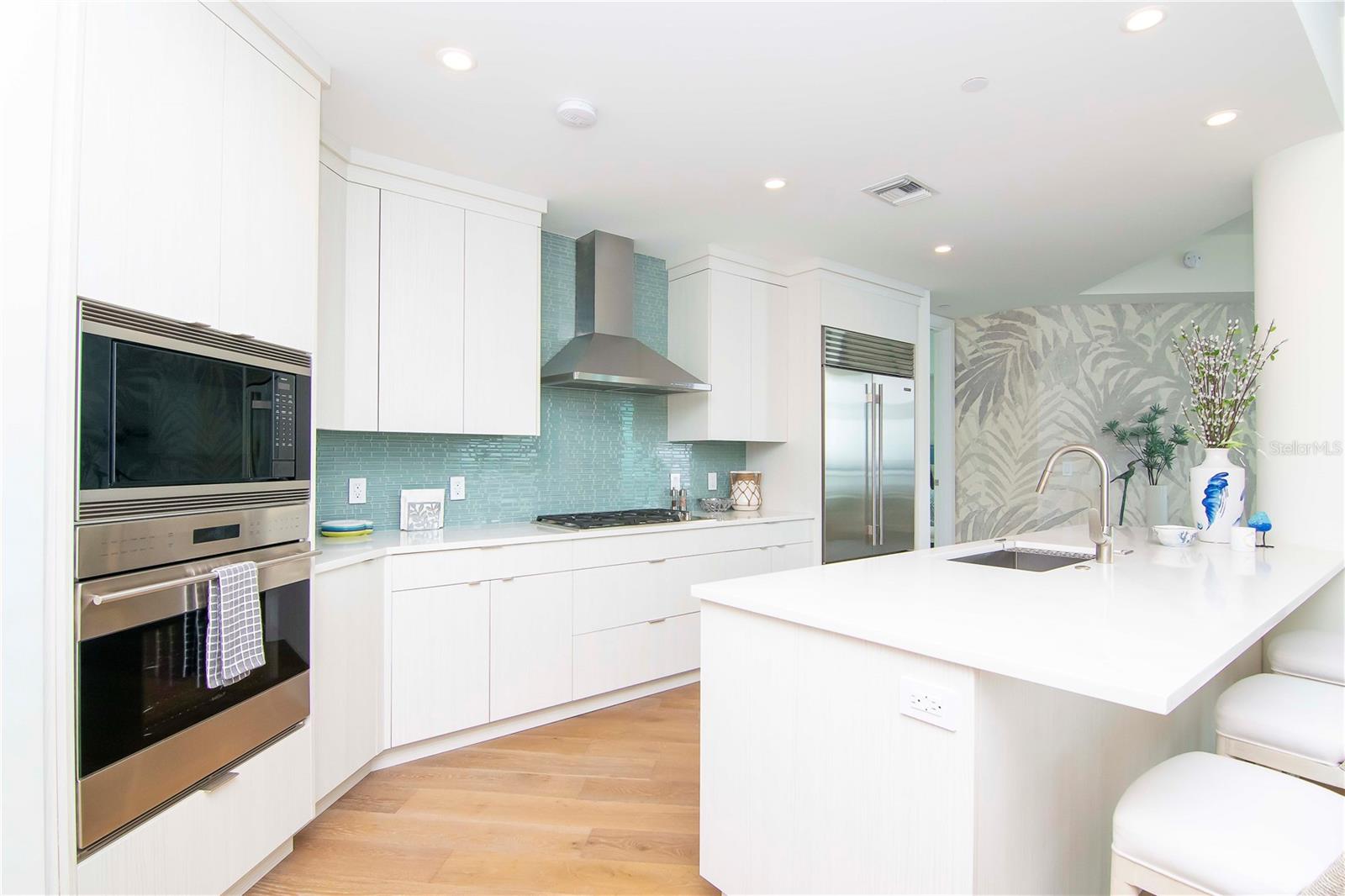 VIRAGE BAYSHORE - Residential