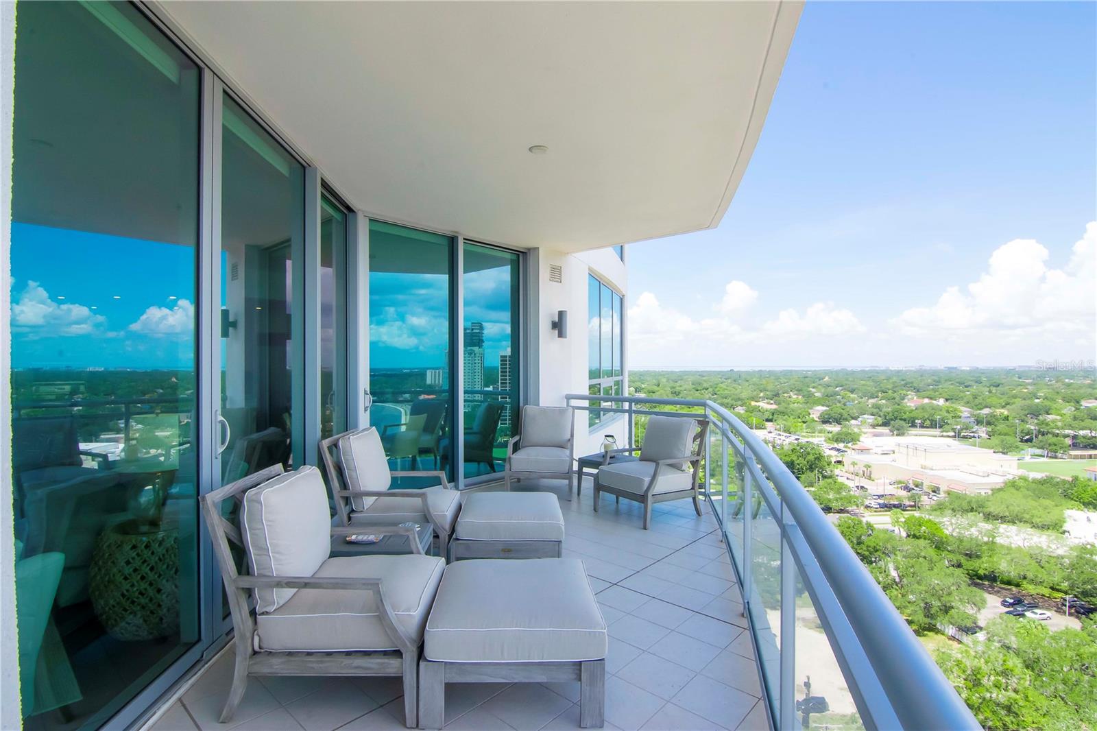 VIRAGE BAYSHORE - Residential