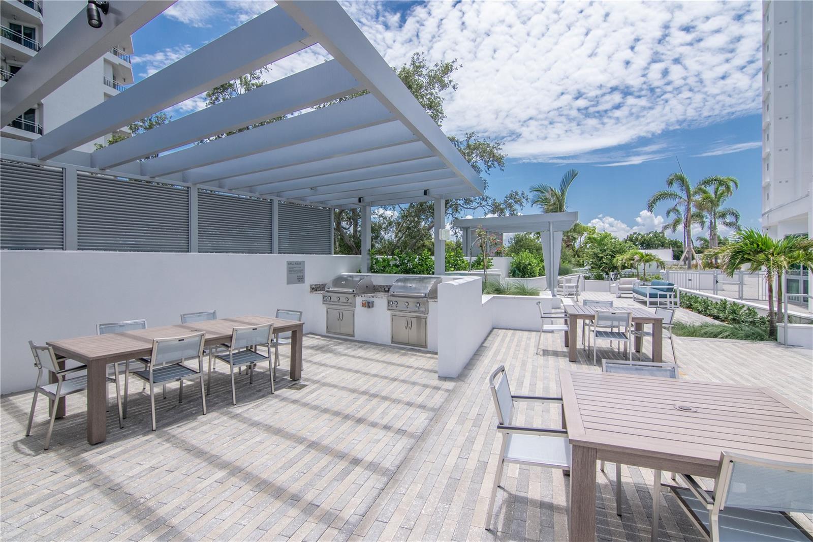 VIRAGE BAYSHORE - Residential